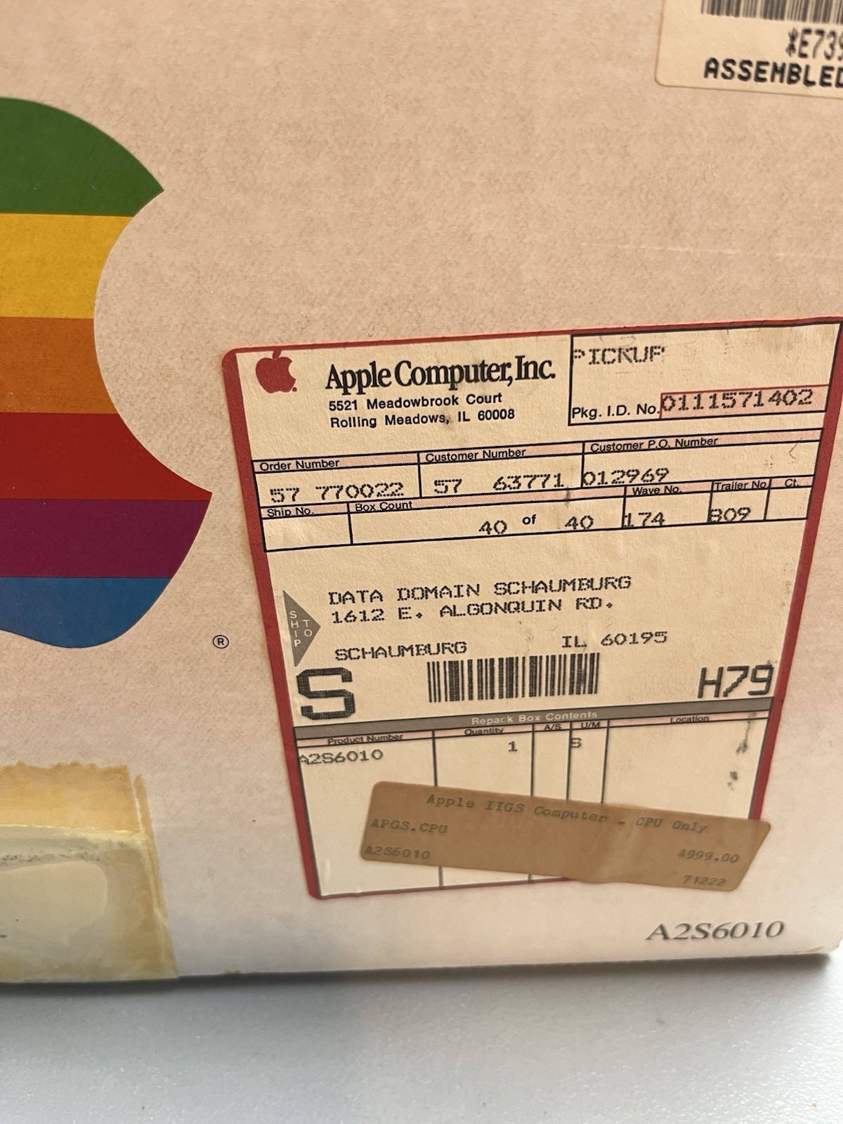 Apple IIGS A2S6000 Computer w/ Original Box, Keyboard, Mouse, Cable Book Works