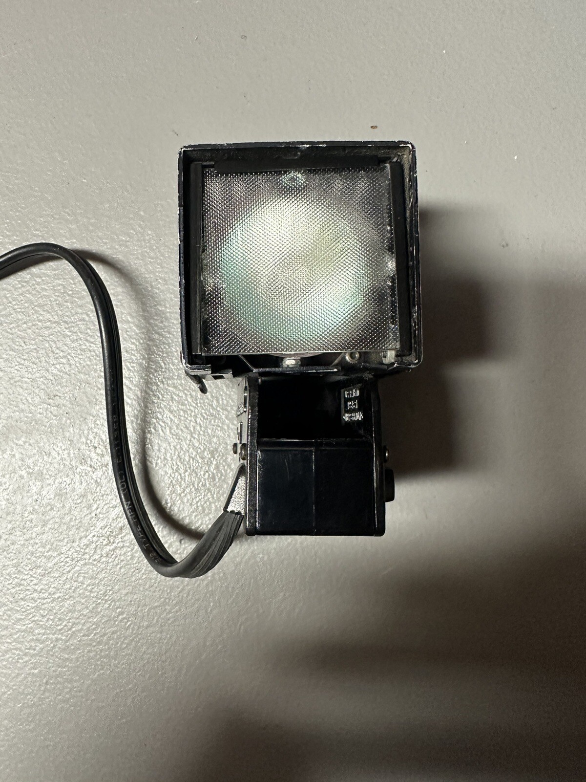Anton Bauer UL2-20 Ultralight-2 On-Camera Light with 20" PowerTap Cable