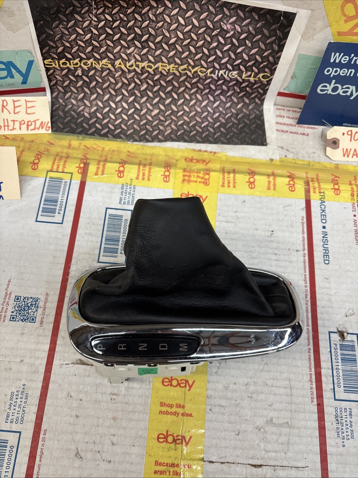 14-15 CHEVY MALIBU AUTOMATIC TRANSMISSION SHIFTER COVER BOOT & INDICATOR oem