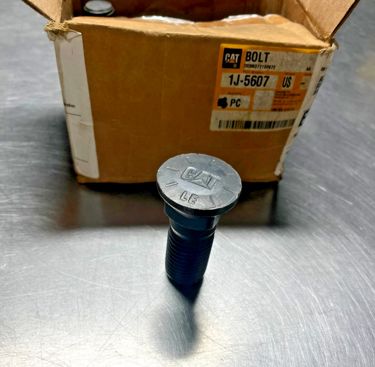 1J-5607   Genuine OEM  CAT   BOLT   QTY of 2 Bolts  Caterpillar   1J5607