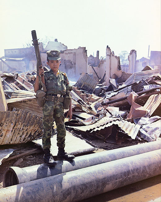 CHILD SOLDIER IN TAN SON NHUT VIETNAM WAR 8x10 GLOSSY PHOTO PRINT