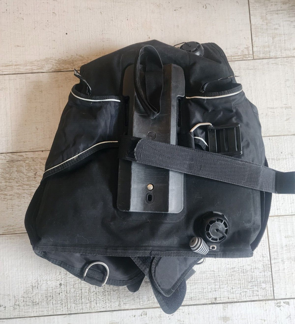 Mares V1 BCD - Large w/ Back Protection System