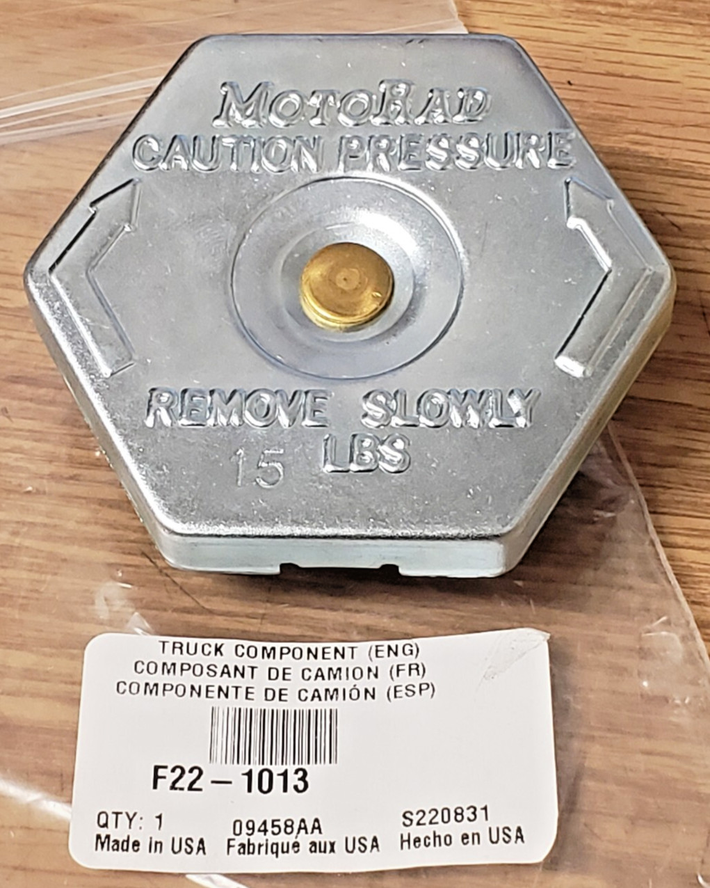 ~ NEW GENUINE PACCAR OEM KENWORTH / PETERBILT RADIATOR CAP 15lbs.  ~ F22-1013