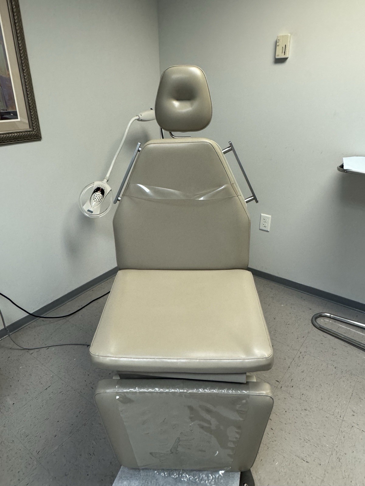 MTI 429 quad motor power medical Examination chairs/tables  22 " wide