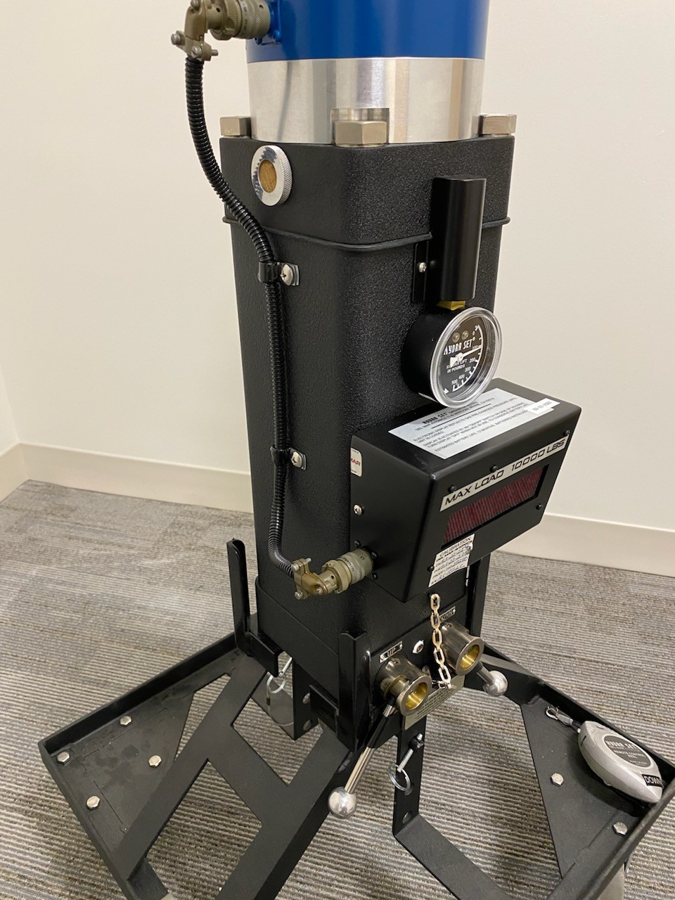 DEL MAR Avionics - Hydra-set C-LC 10000lbs Precision Load Positioner.
