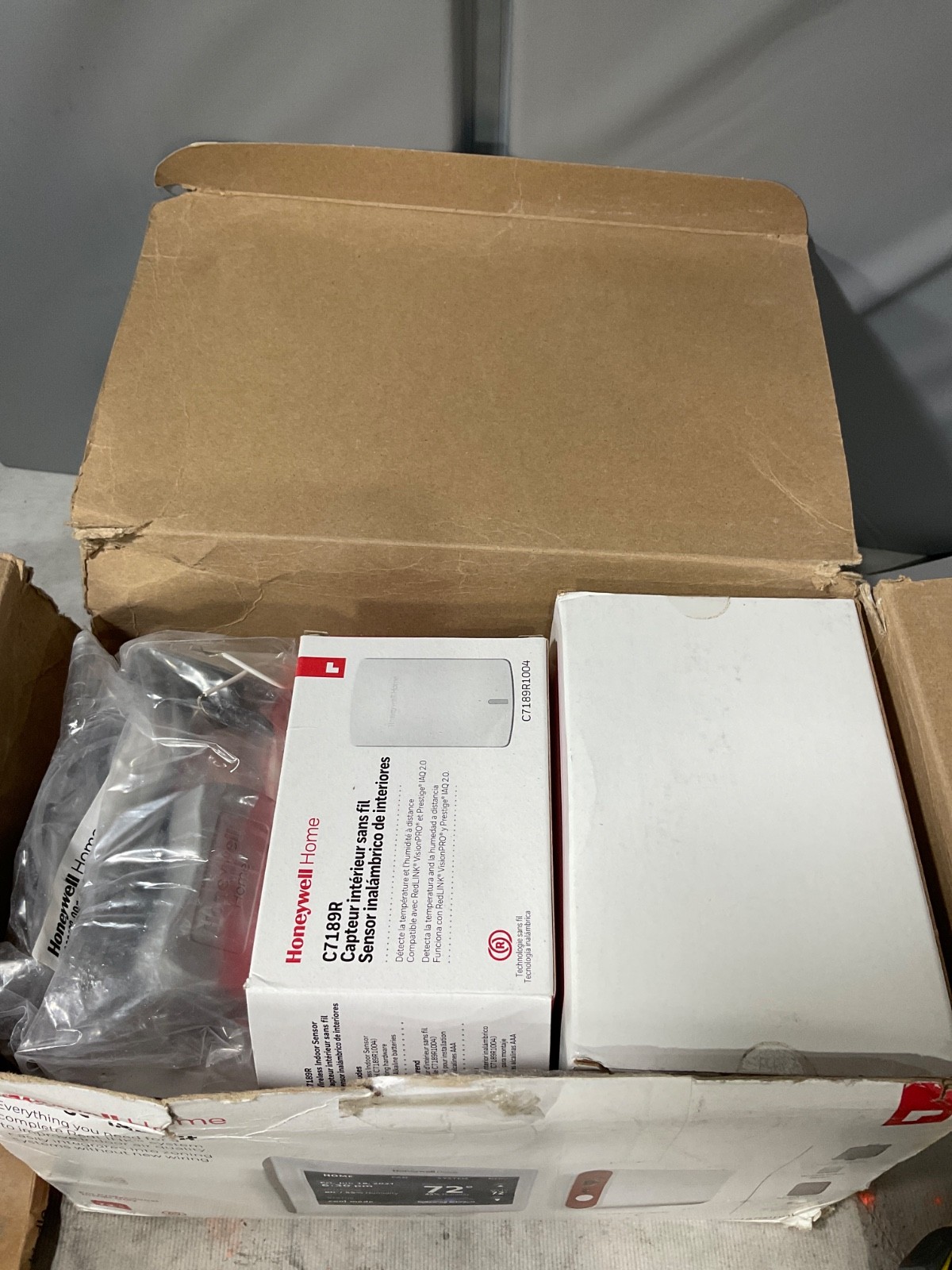 +Honeywell Home Triusse Prestige IAQ Kit(YTHX9421R7001WW)