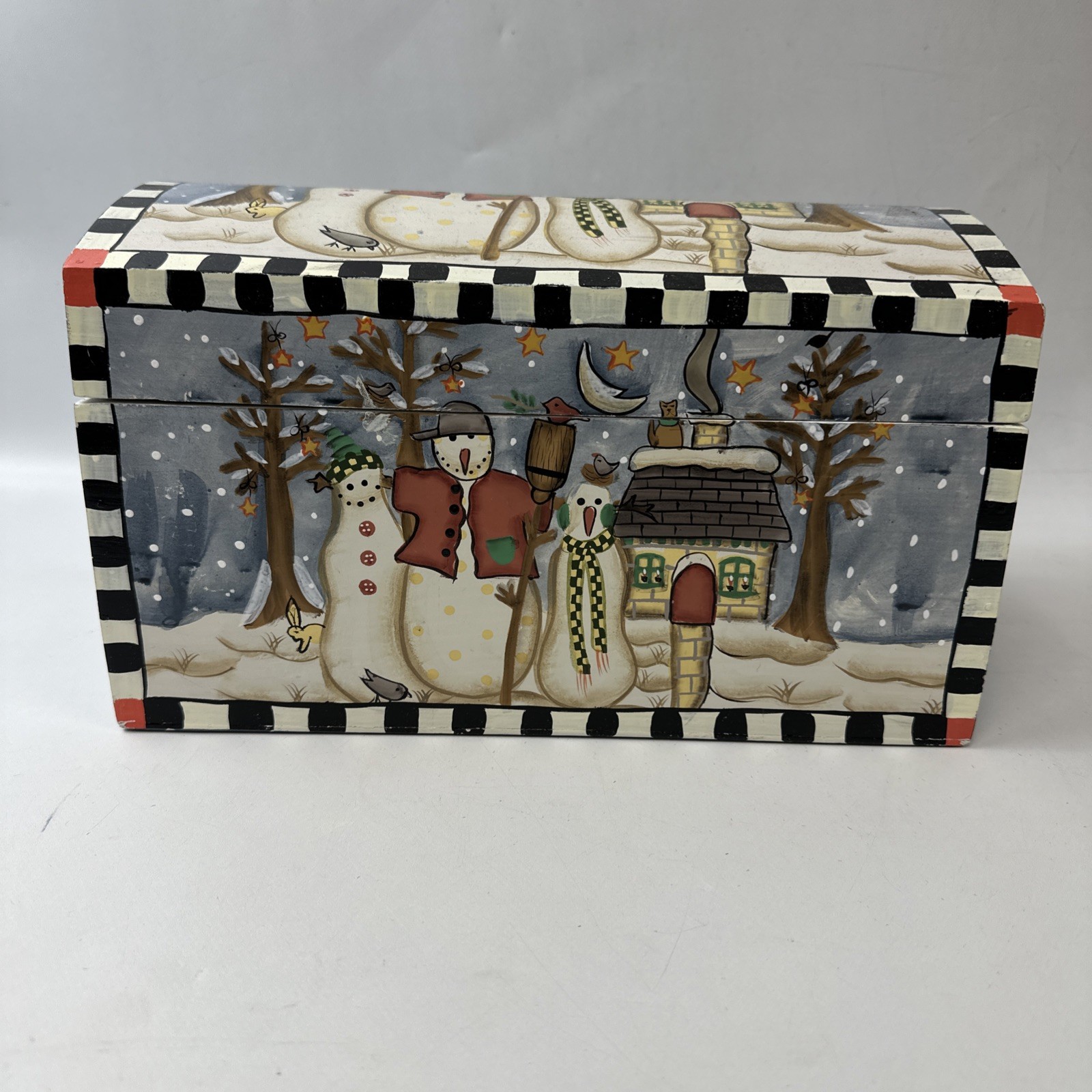 Dept 56 38892 Wooden Hinged Box Decorative Snowman Family Chest Winter Scene