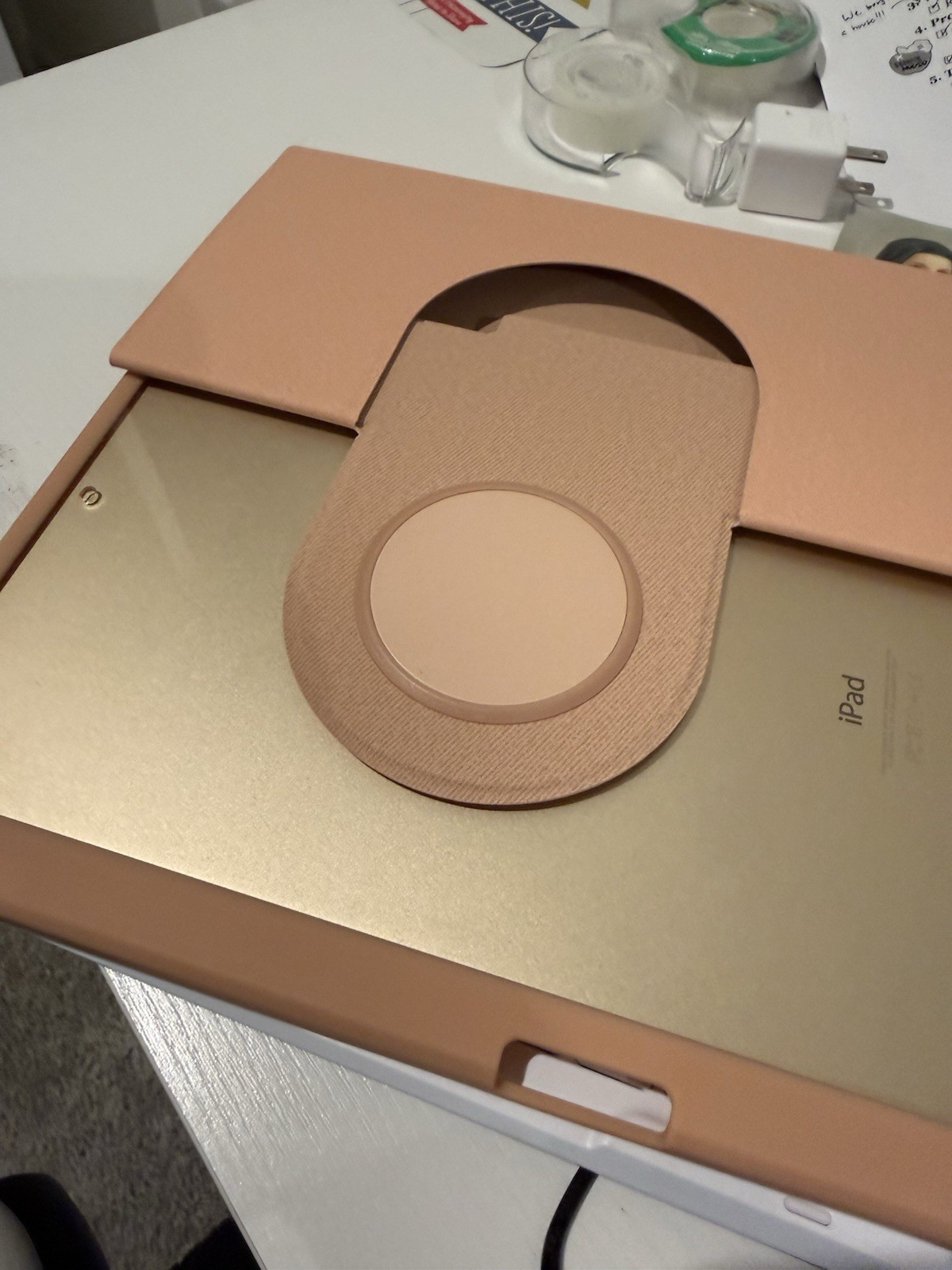 Apple iPad Air 2 magnetic keyboard