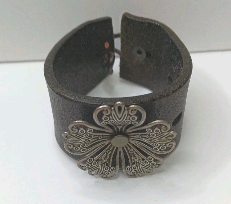 Tooled Leather Bracelet With Flower Decoration