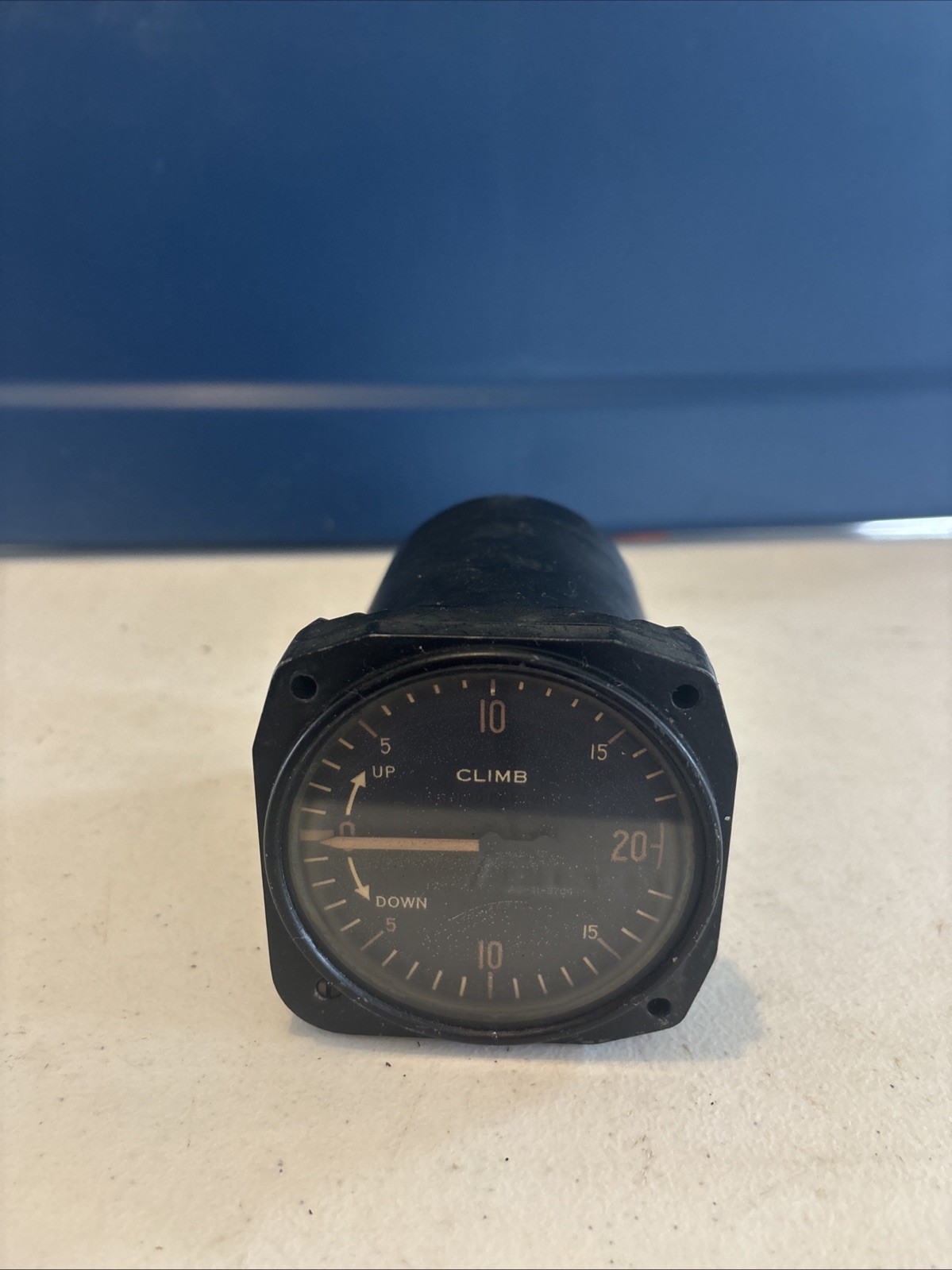Bendix Aviation Pioneer Instrument Division P/N 1637-1N-1A