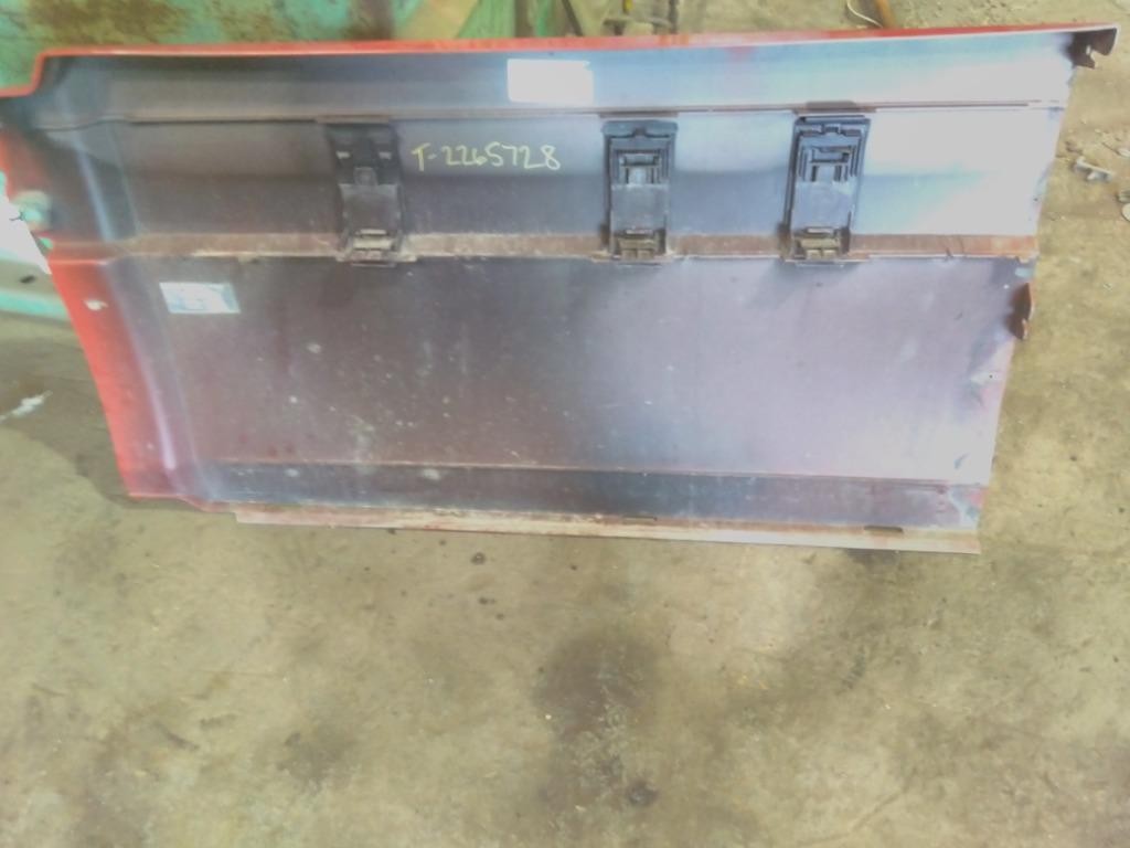 For 2011 VOLVO VNL SIDE FAIRING Right , OH