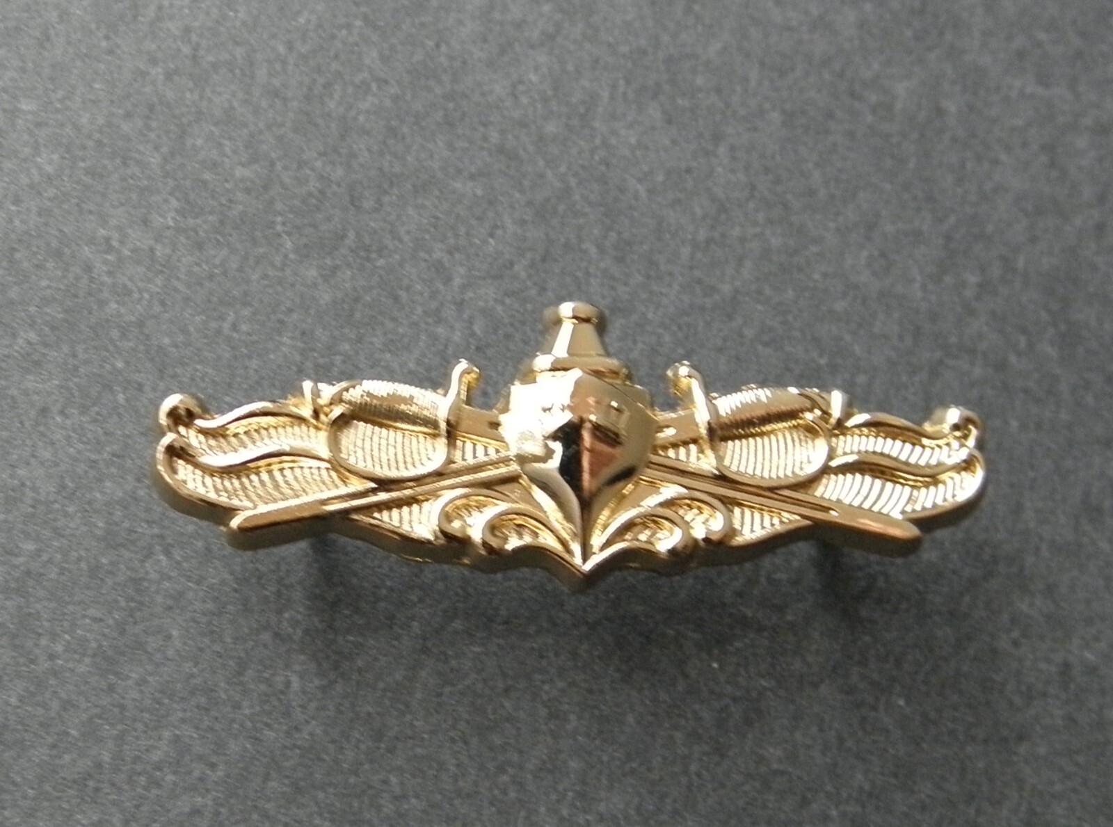 US Navy Officer Surface Warfare Hat Lapel Pin Badge 1.5 inches USN