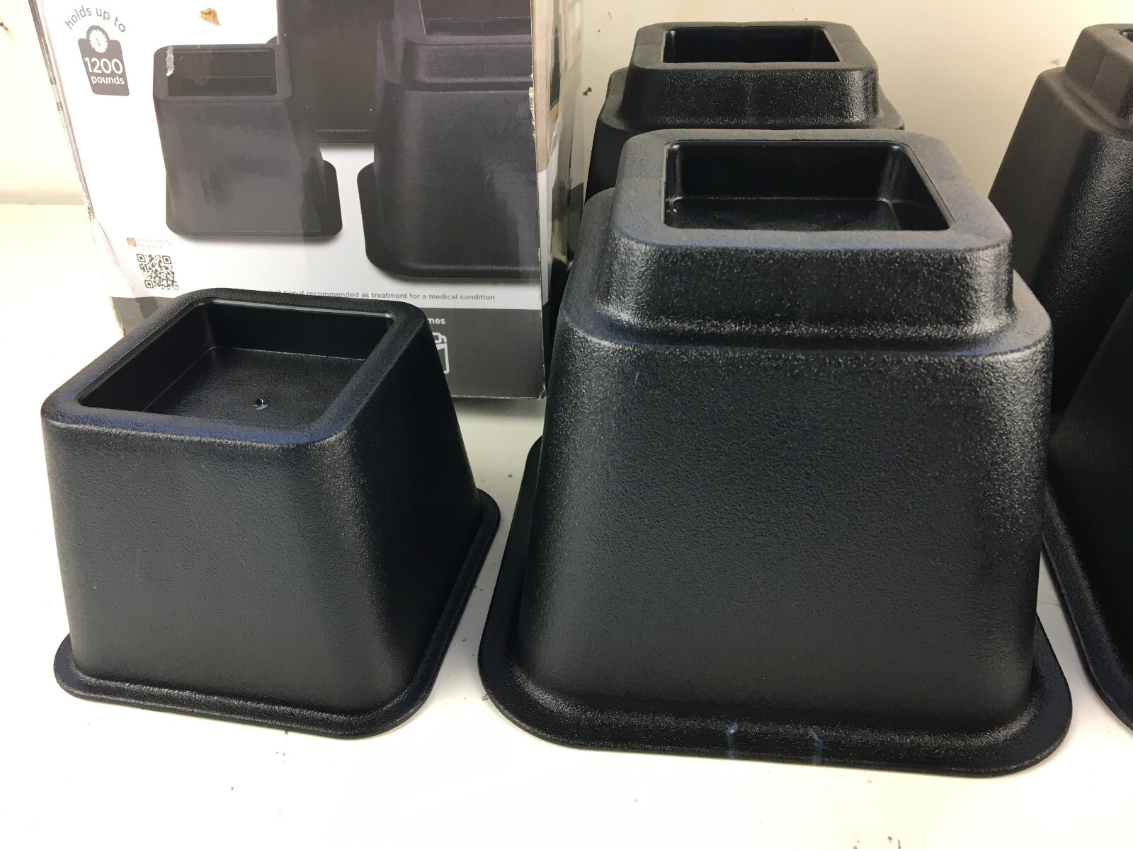 Simplify - 8 Piece Adjustable Bed Risers Set - Black - 4 3" Risers & 4 5" Risers