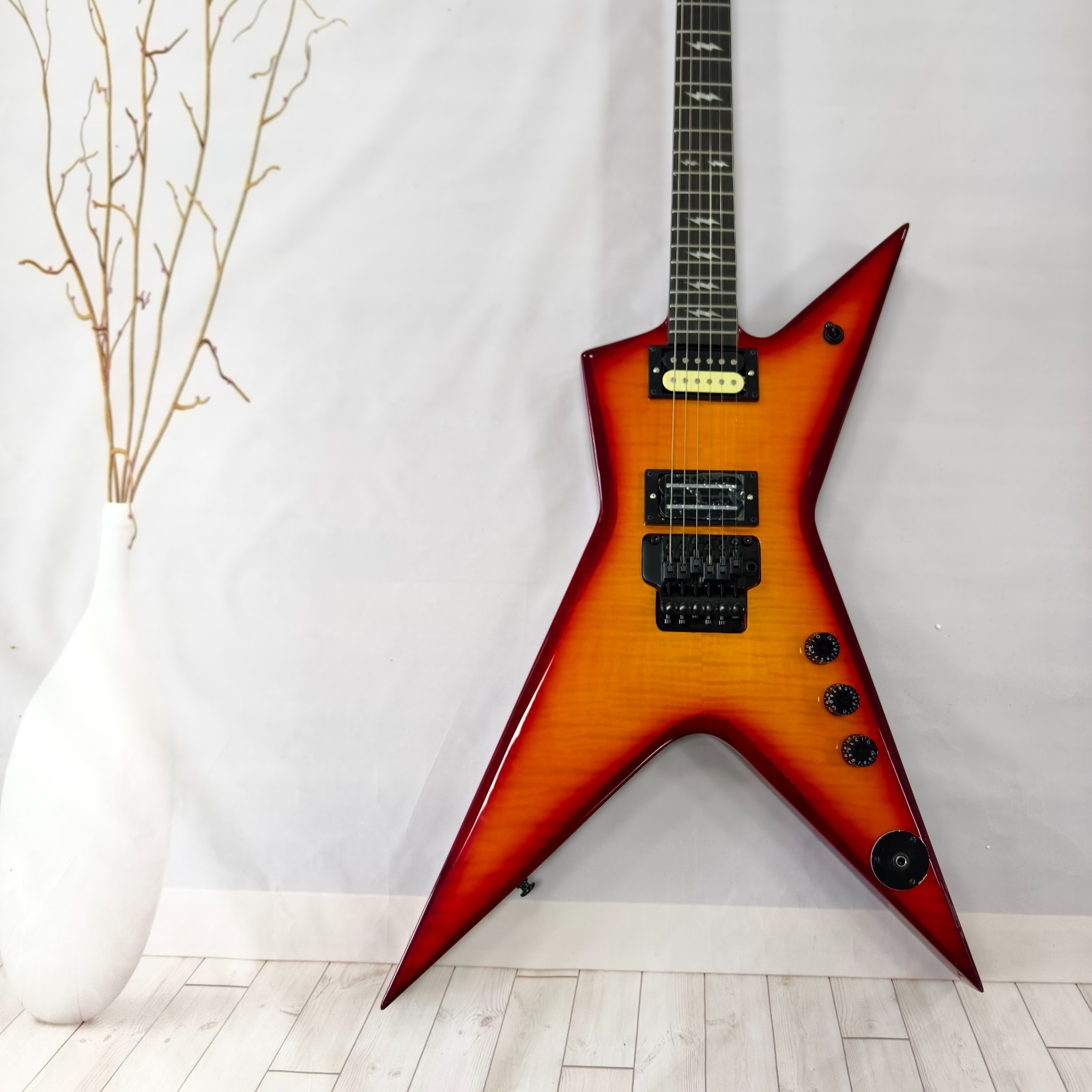 Washburn Dime V Dimebag Darrell Signature Electric Guitar Cherry Sunburst