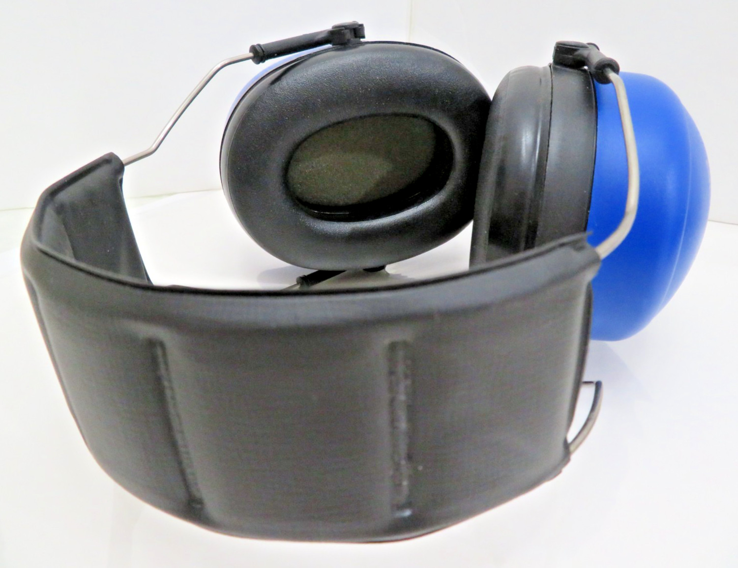 Peltor Bulls-Eye Ultimate 10 Hearing Noise Protection Earmuffs/Gun Shooting Gear