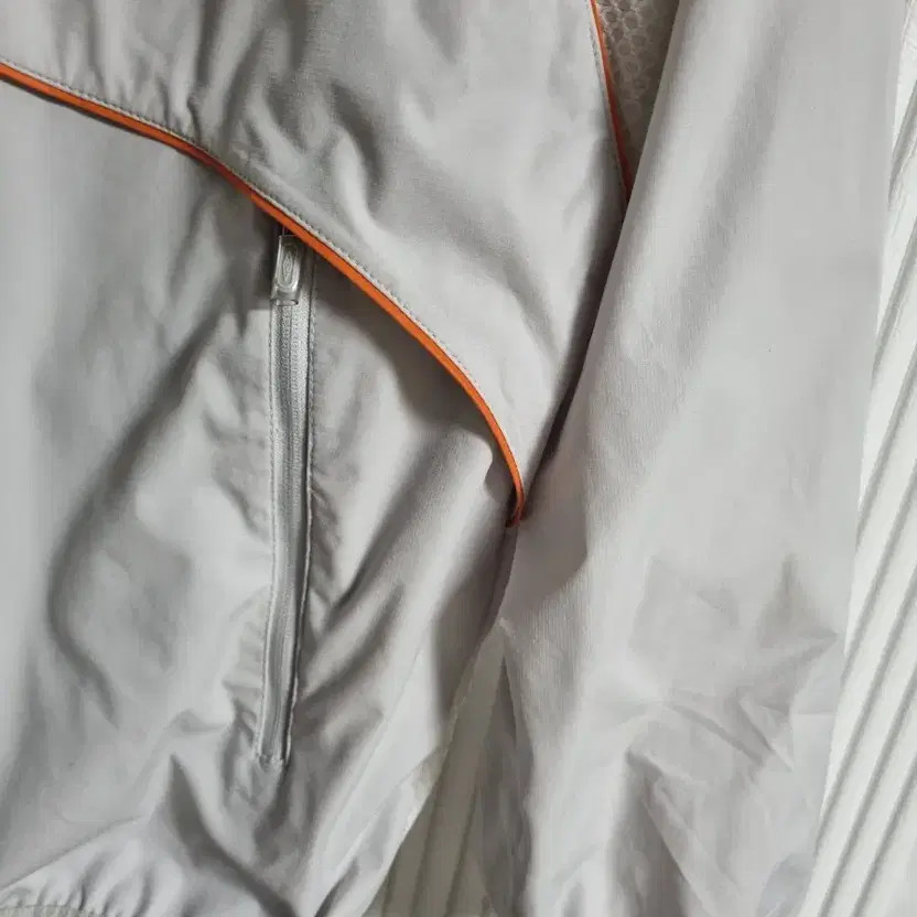 Umbro Windbreaker Hooded Jacket Size 95