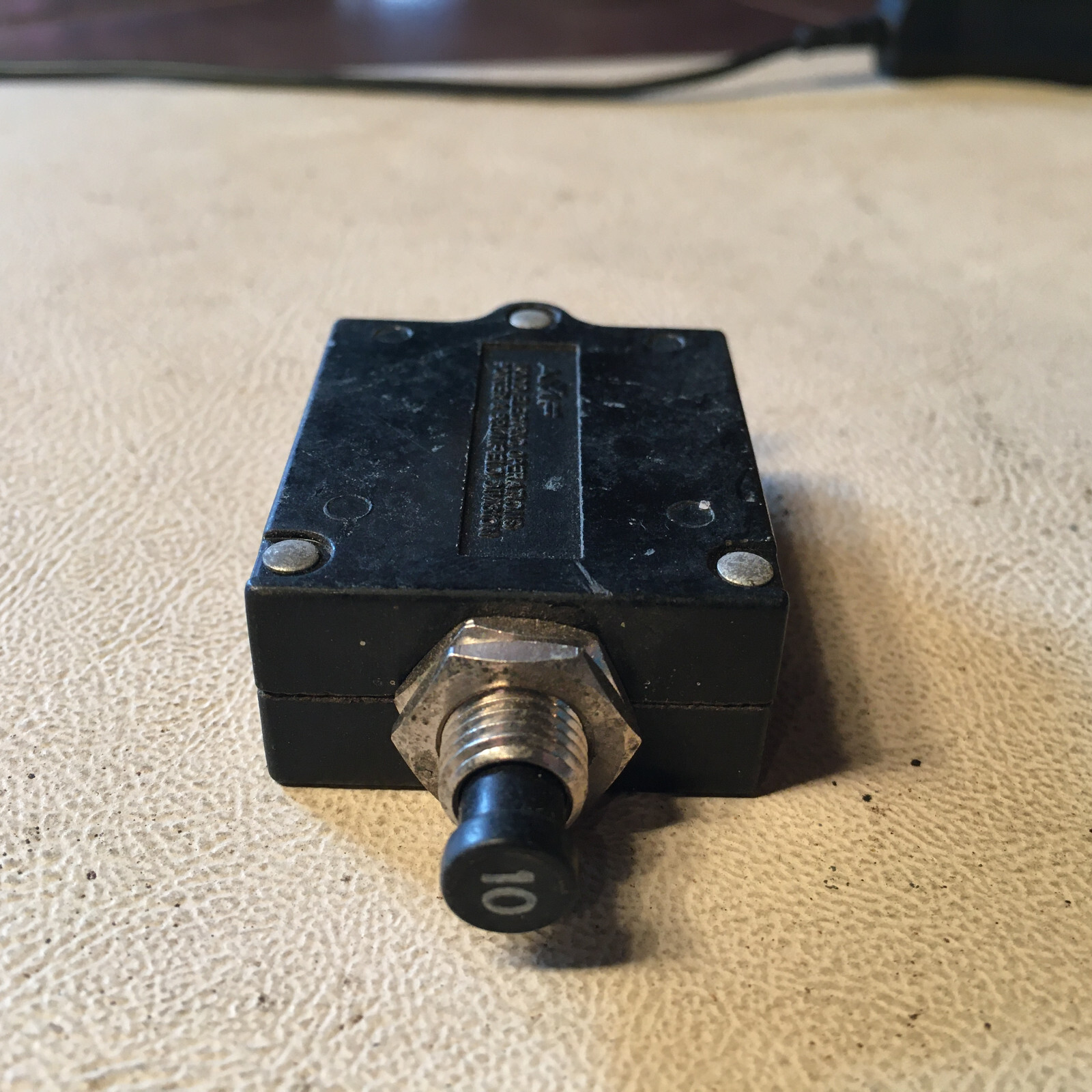 Wood, Potter Brumfield, 10 Amp Circuit Breaker 109-210-101