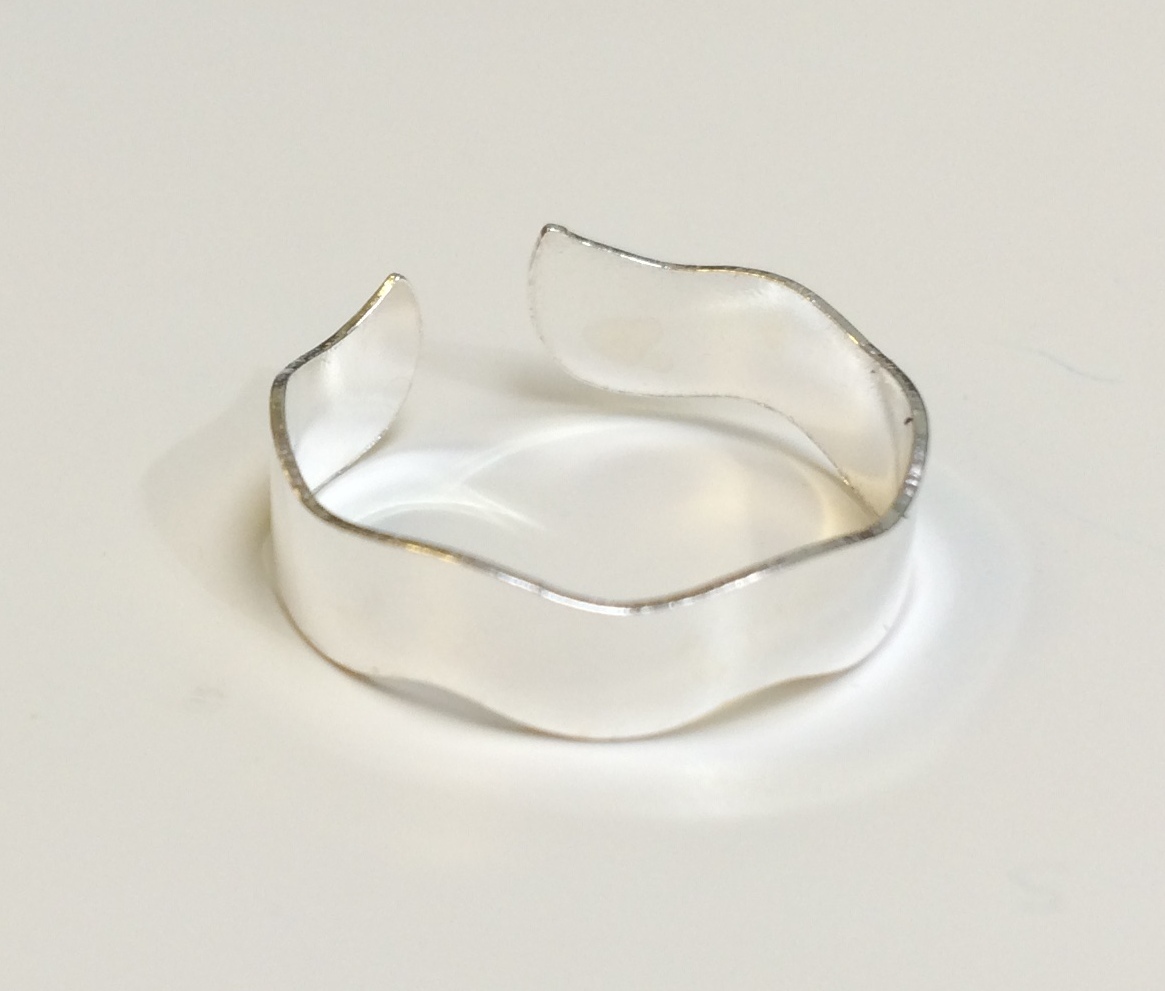 Handmade in 925 Sterling Silver Polished Wavy Wave band Toe Ring 4.5mm Wide