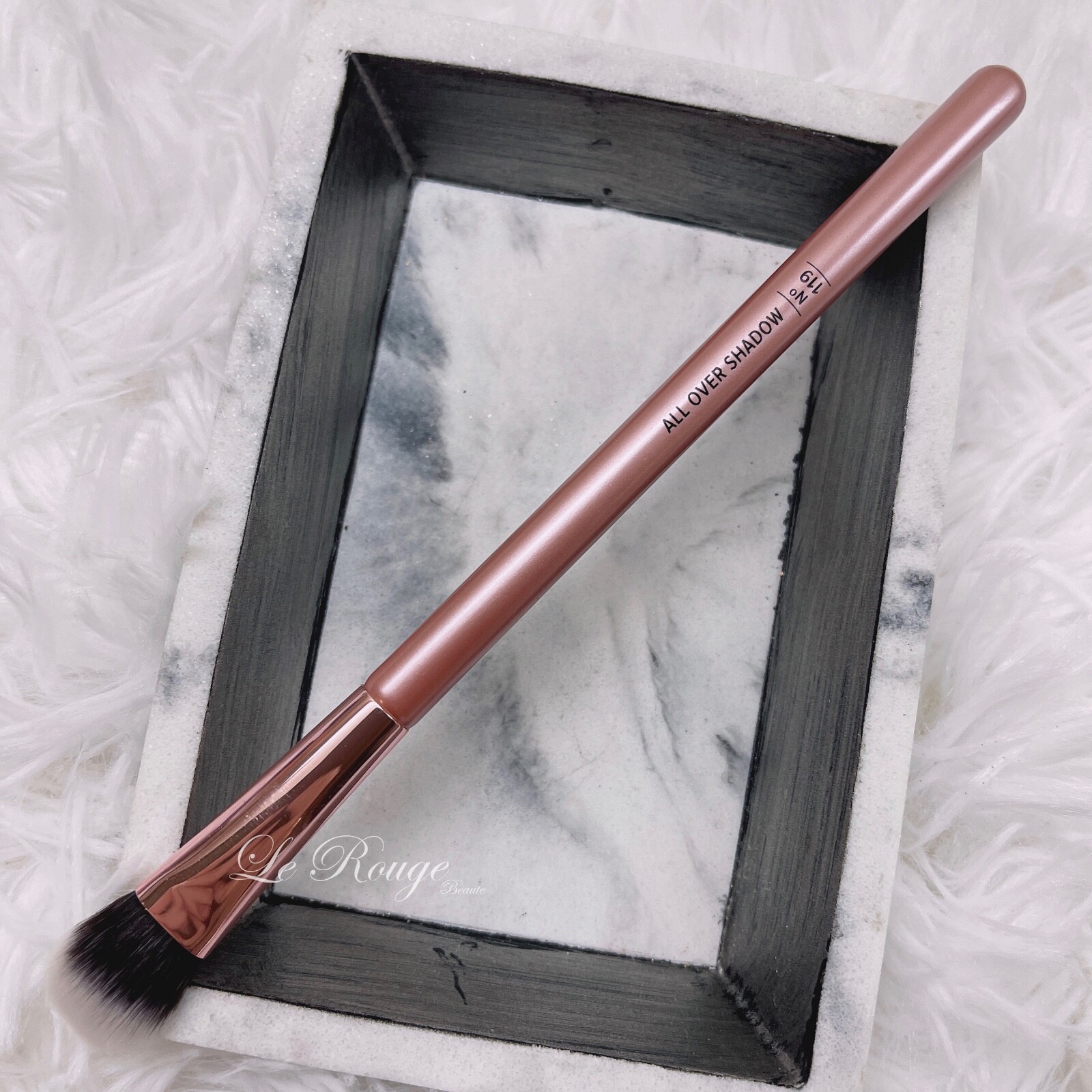 IT Cosmetics Ulta Airbrush All-Over eye Shadow Brush #119 rose gold limited