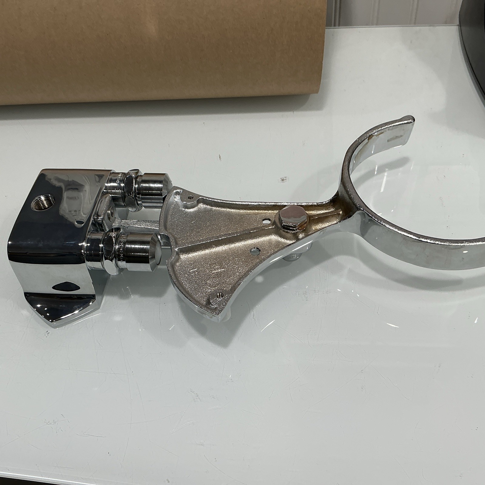 Chicago Faucet Knee Actuated Valve - Open Box