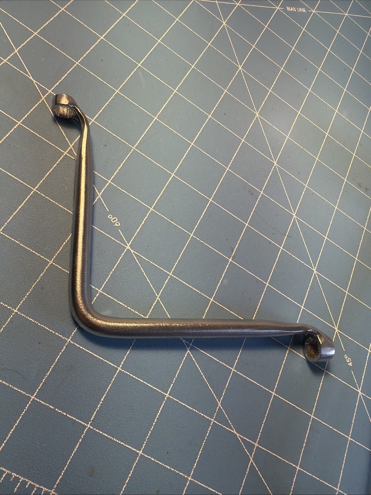 MINT VINTAGE Snap-on USA 3/8” x 5/16” 6pt Box Flank Dr Bleeder Wrench S8184