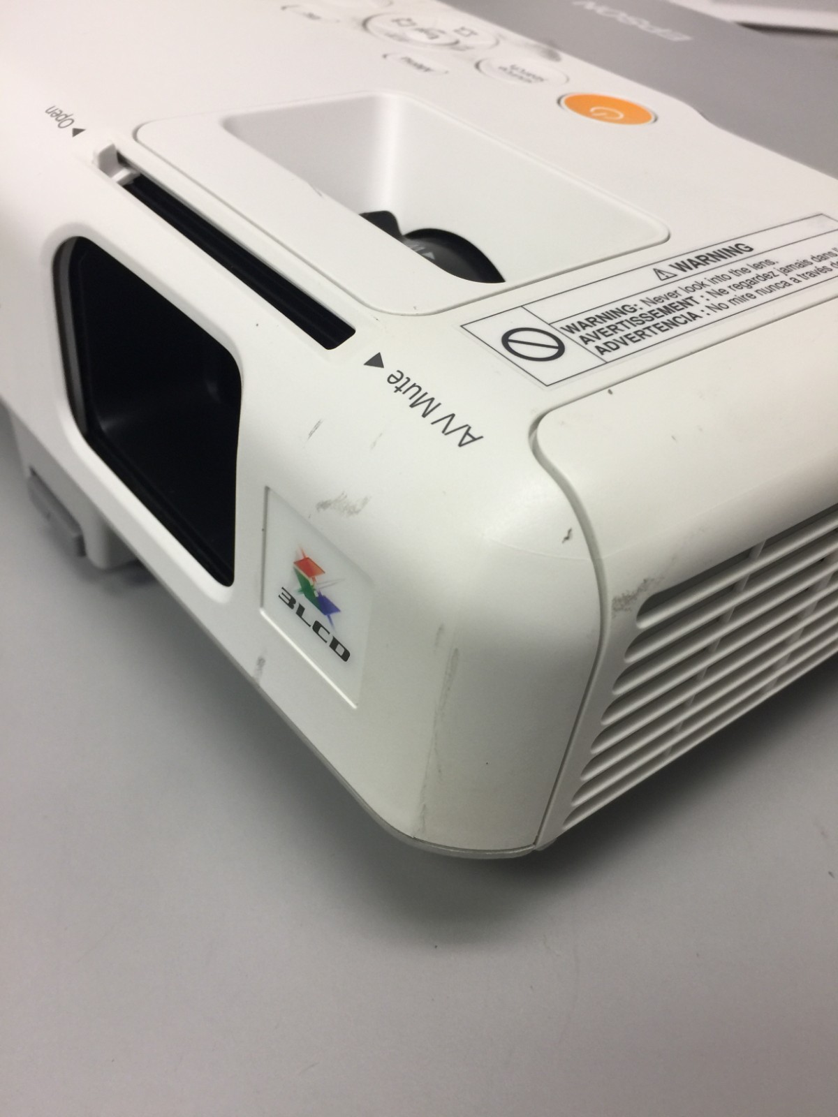 Epson PowerLite 92 LCD Projector model:H381A !!! TESTED!!!#624 LAMP HOURS LEFT !