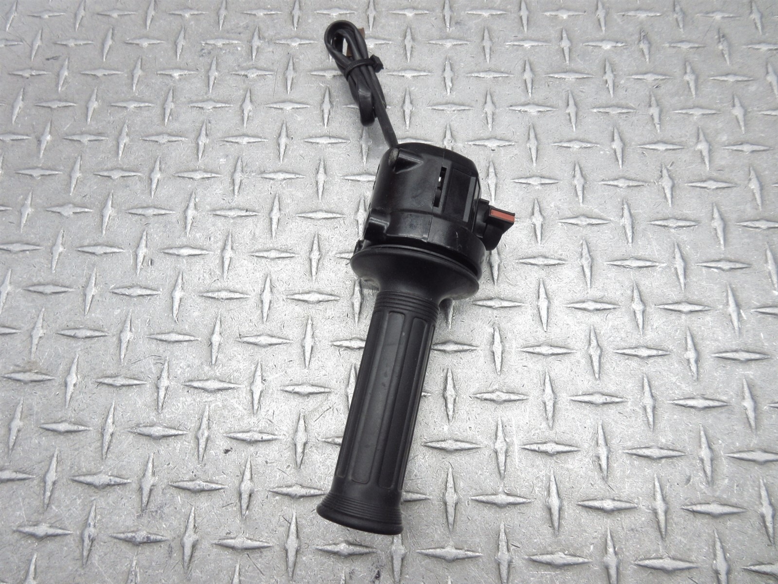 2015 15-17 Yamaha SR400C SR400 Right Switch Throttle Control Handlebar Grip