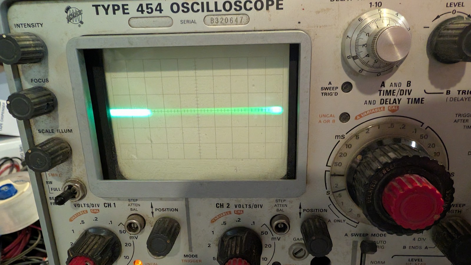 Tektronix Type 454 Oscilloscope powers up, working