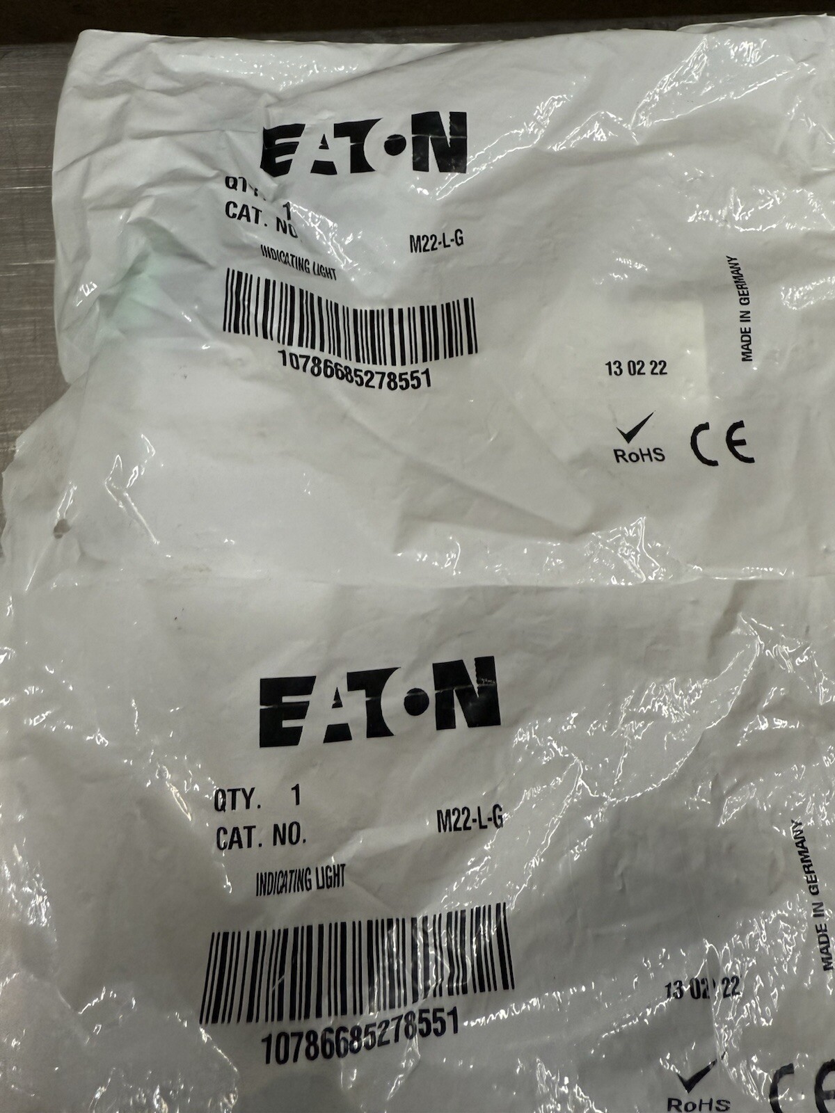 Lot of 2 Eaton M22-L-G Green Indicating Light Illuminated Push Button New