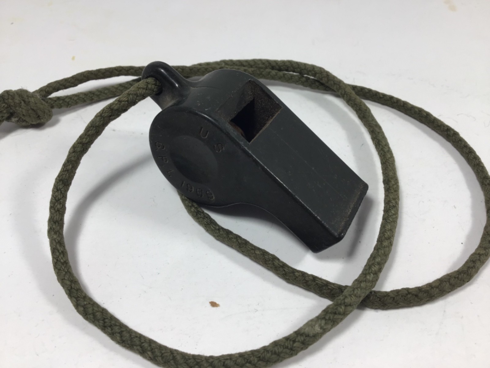1969 US Army Plastic Whistle US GPI 1969 W3
