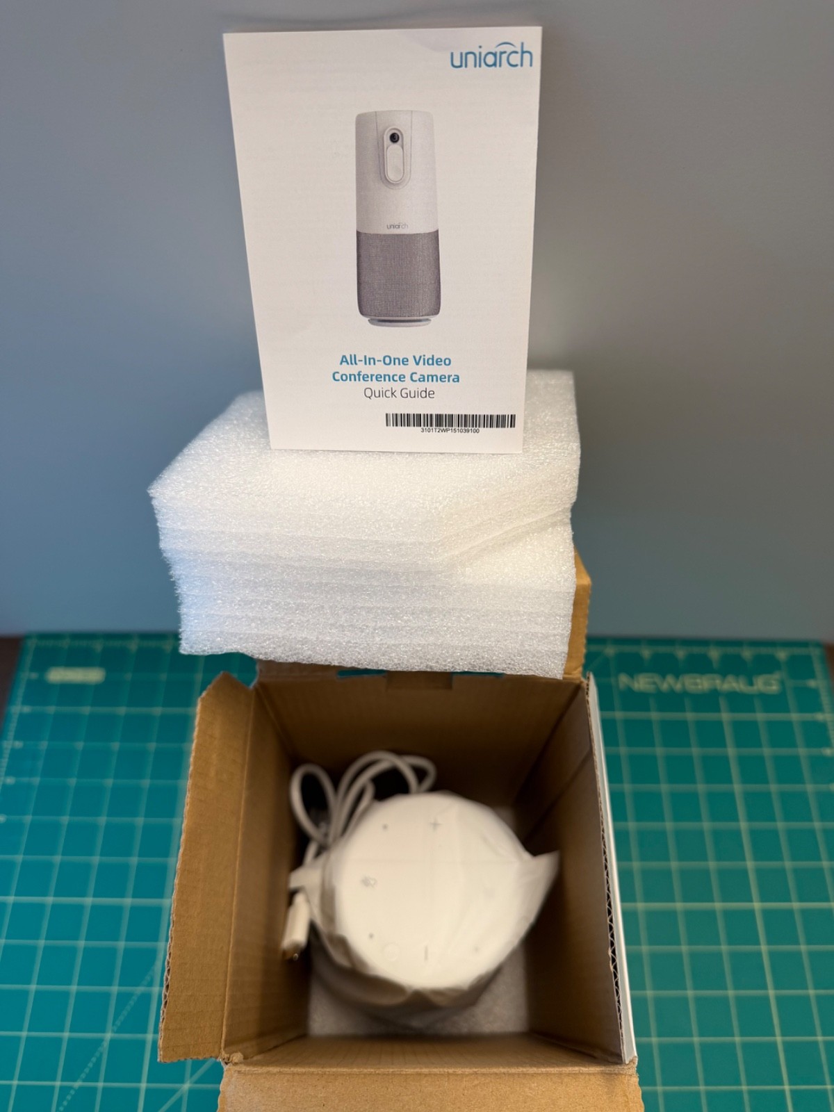 Uniarch All in one video Conference camera white webcam speaker NEW in BOX