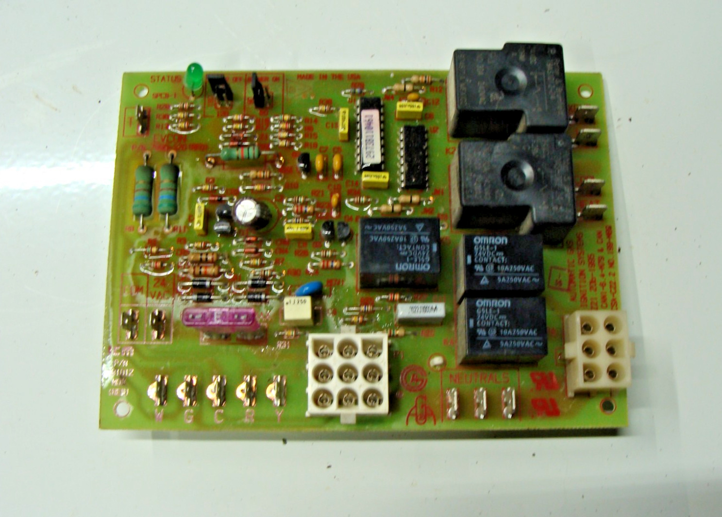Colman York Evcon 7990-320 RED Circuit Control Board AB 1012