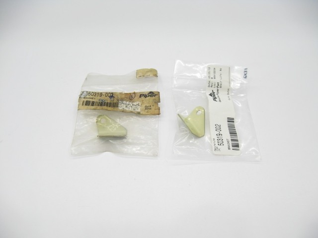 Link Attachment Brackets - Piper Cheyenne - PN: 50319-002 - Lot # A2570