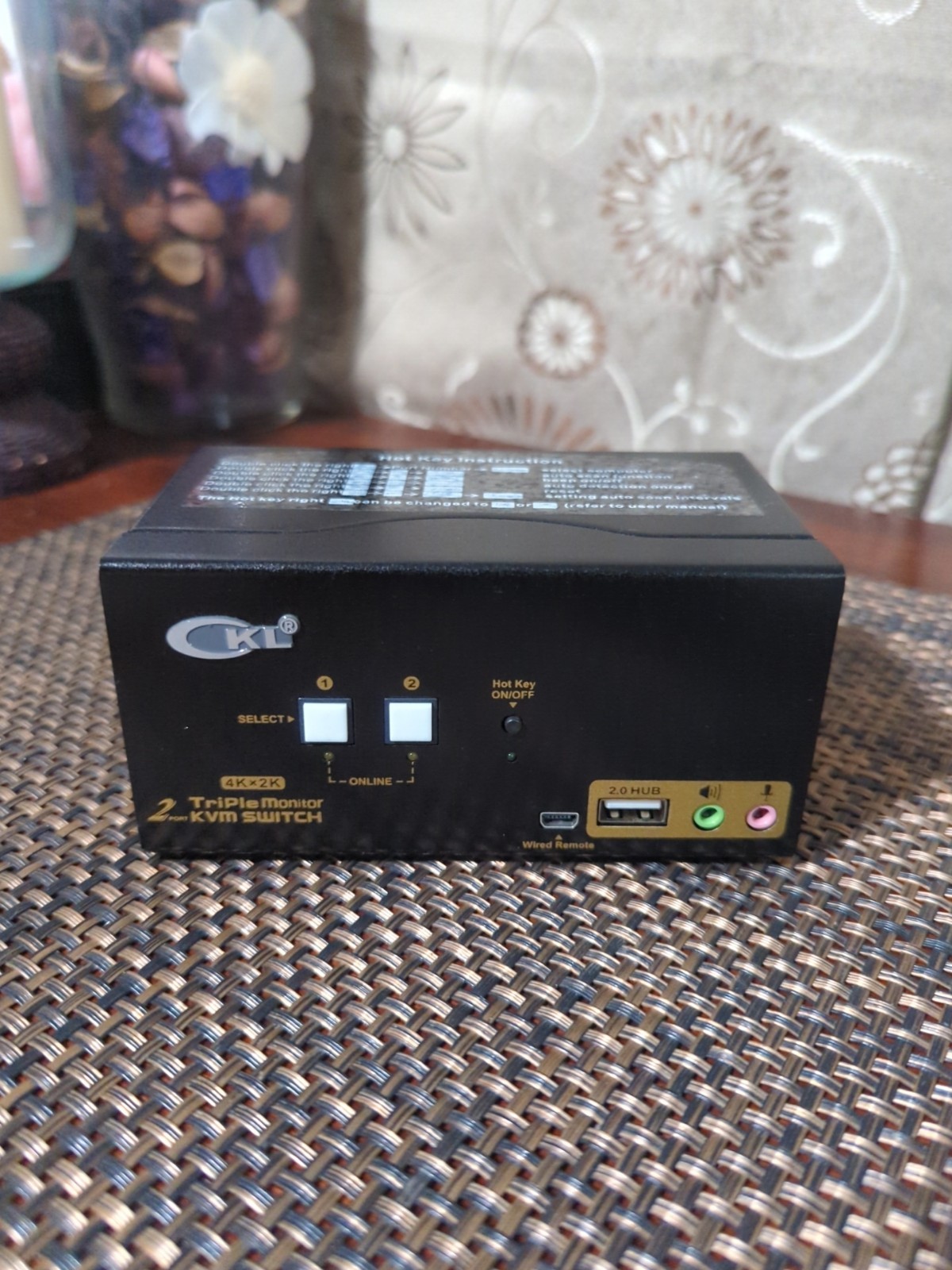 CKL 2-Port KVM Switch Triple Monitor HDMI 4K x 2K CKL-923HUA