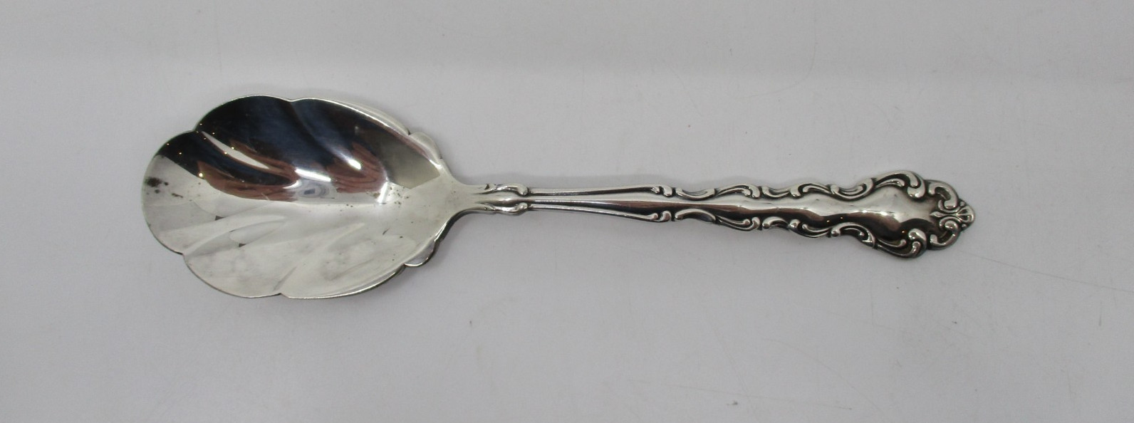 ONEIDA SILVERPLATE MODERN BAROQUE SUGAR SPOON - 5 3/4"  03Q