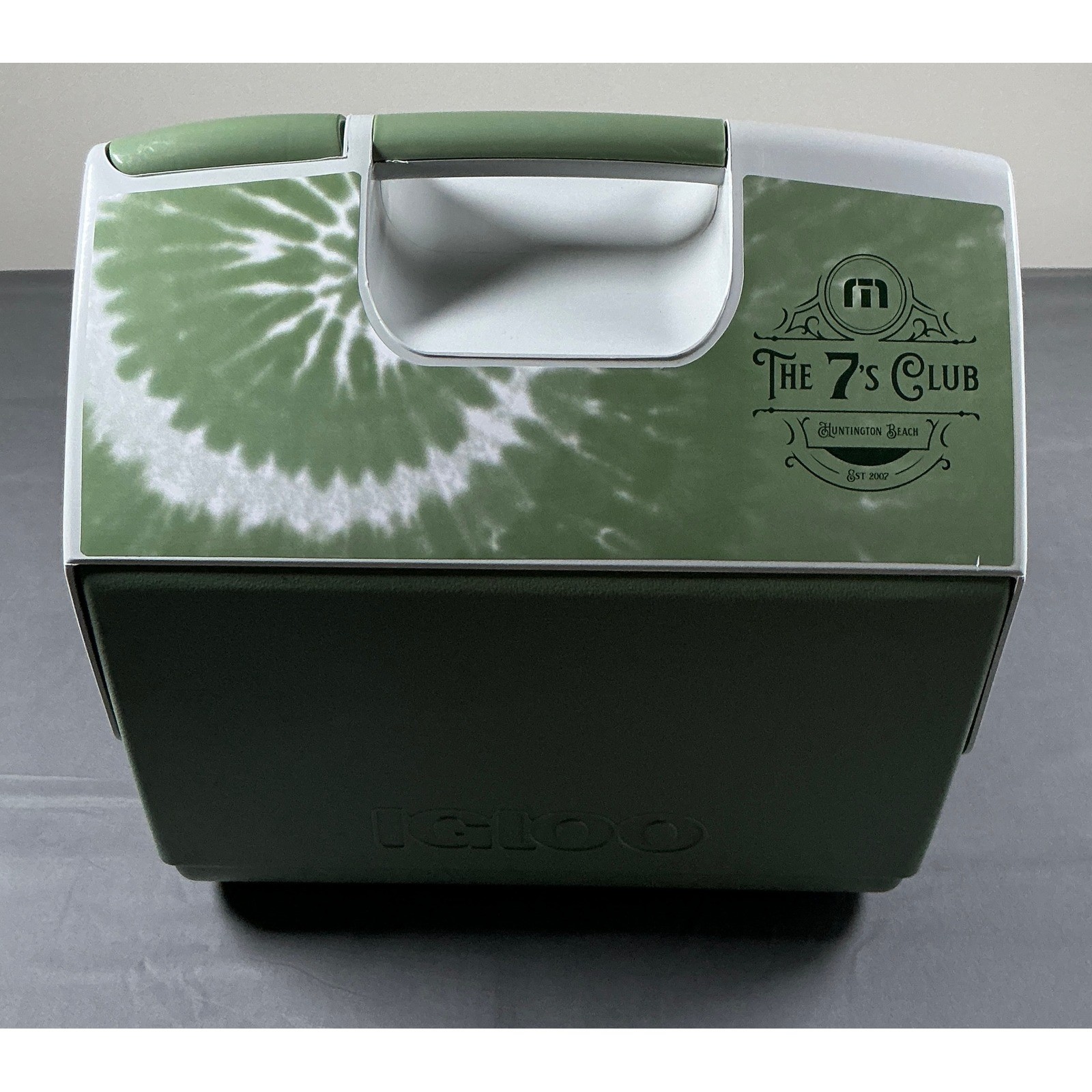 Igloo TravisMathew The 7s Club Playmate Elite Cooler Green Tie Dye 16 Qt