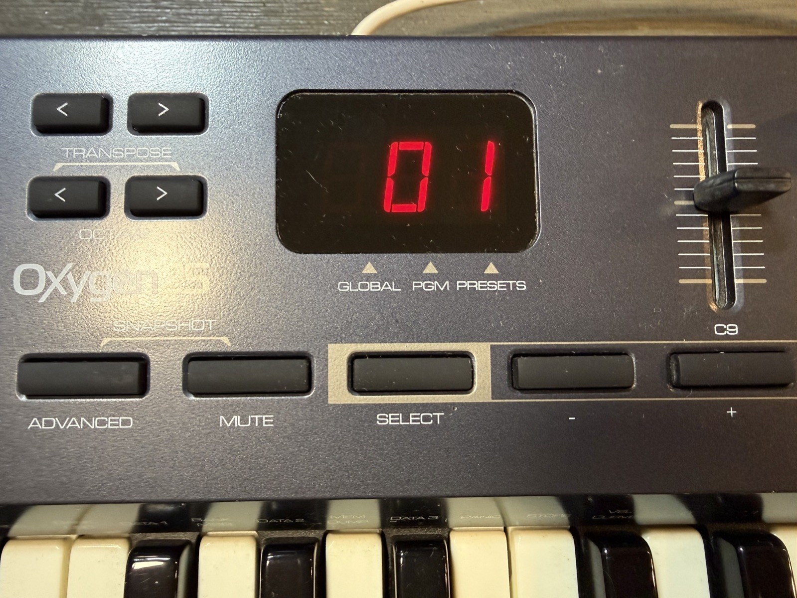 M-Audio Oxygen 25 3rd Gen USB MIDI Keyboard Controller 25-Key DAW Tested Works