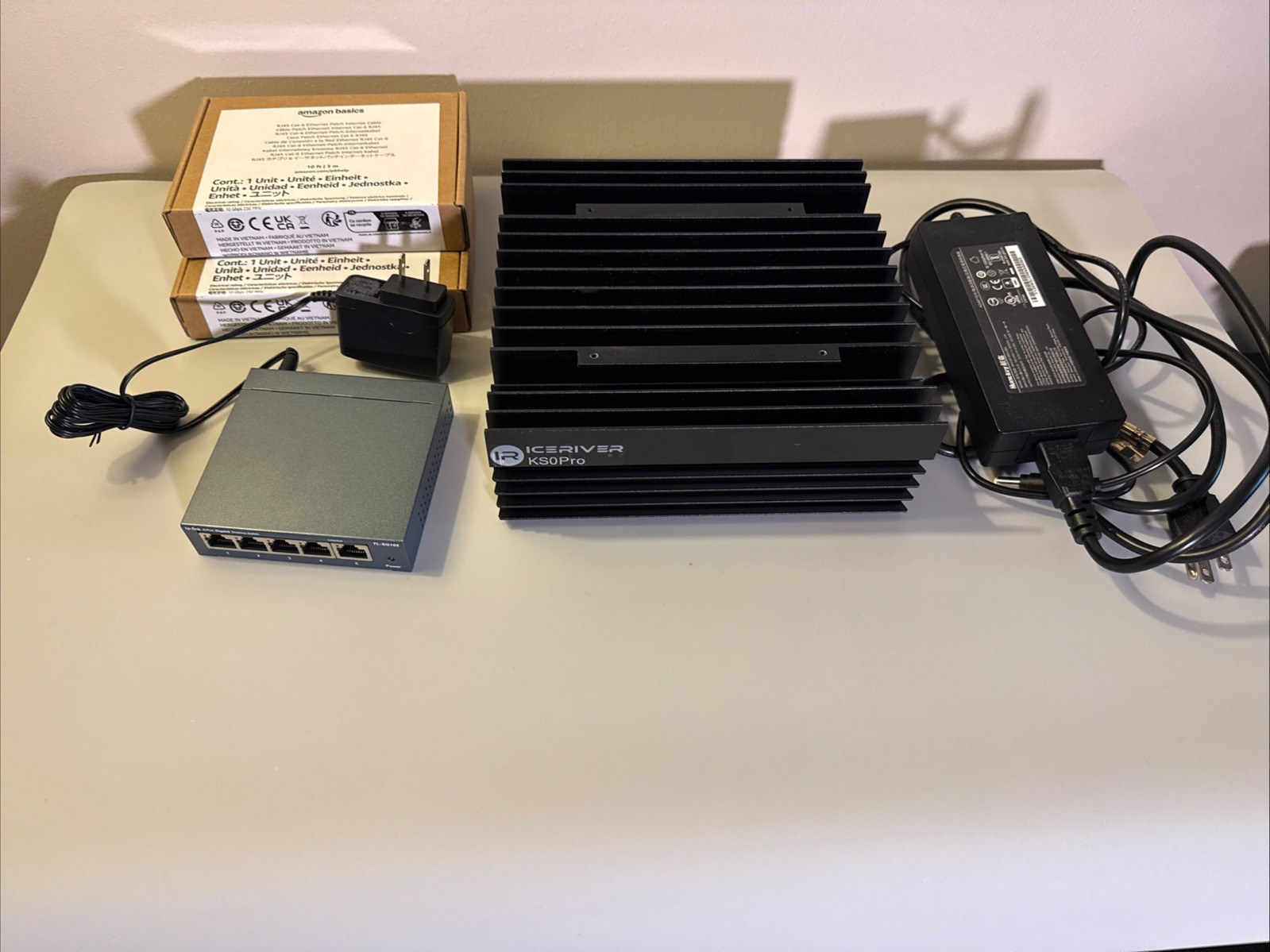 IceRiver KS0 Pro 200GH/s 100W Kaspa ASIC Miner w/ PSU, Switch & Ethernet Cables