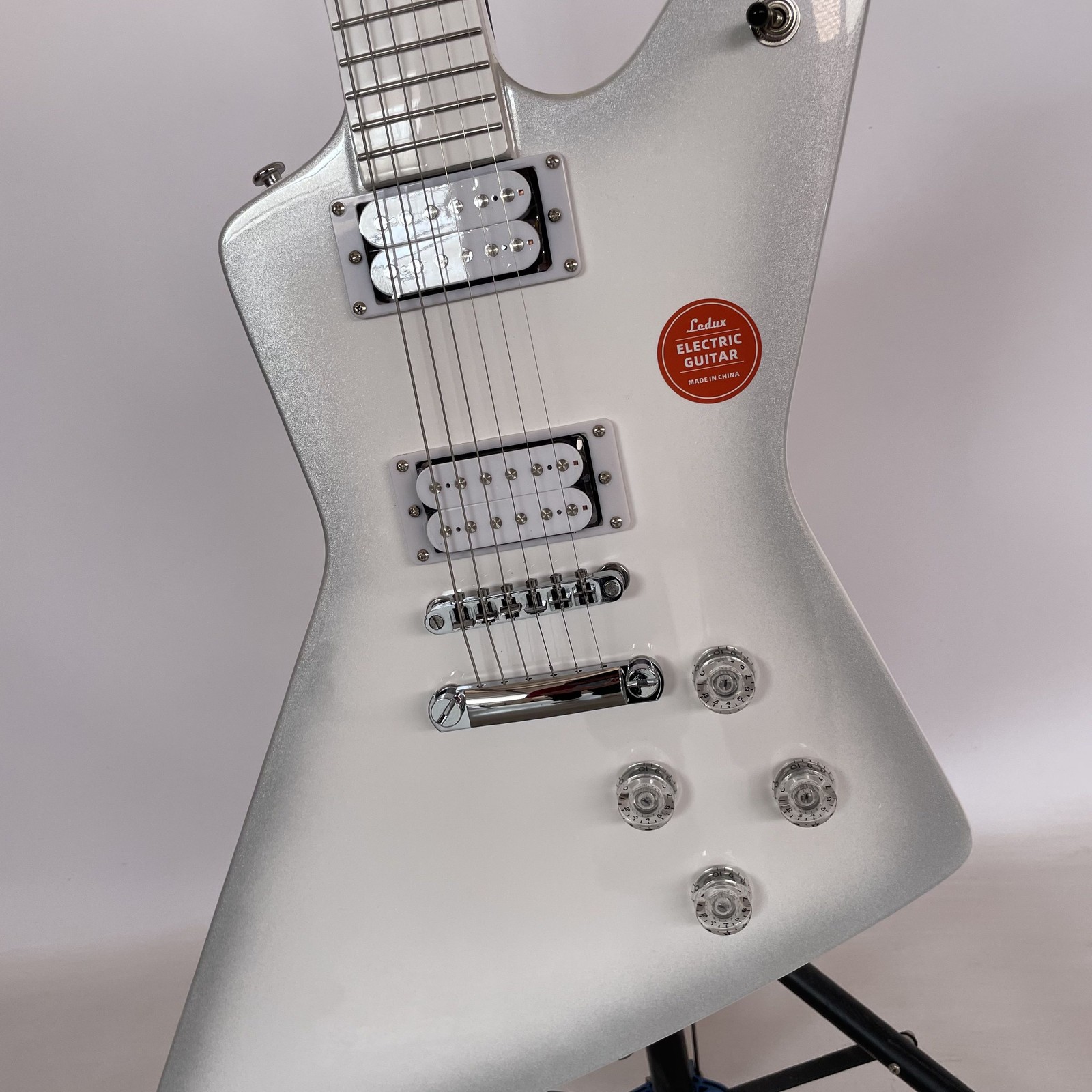 Factory 6String white E shape Electric Guitar 2H Pickups Rounded fret Edge
