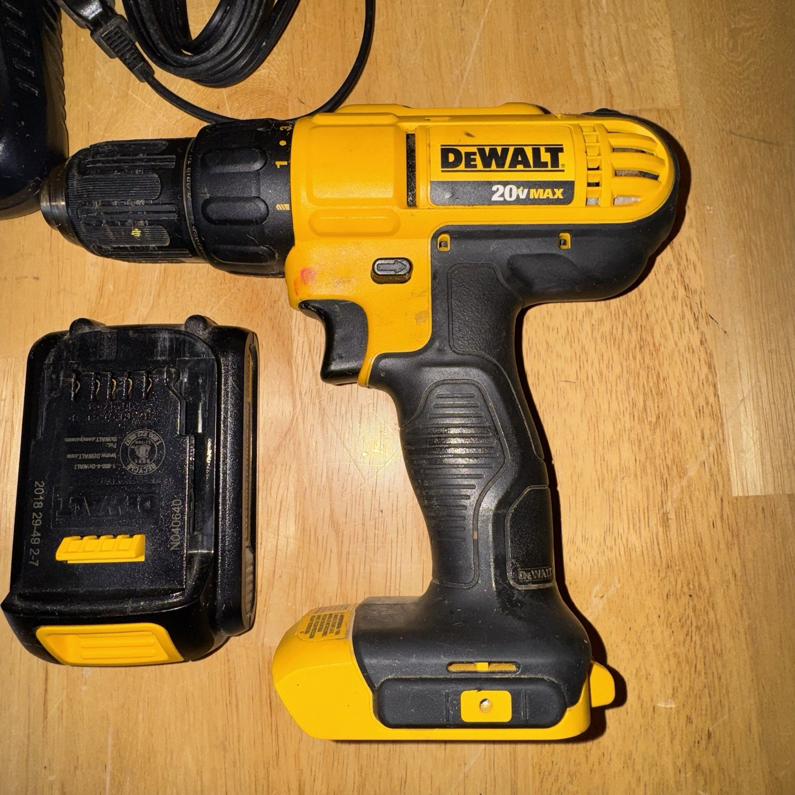 DEWALT DCD771 20V Cordless Drill/Driver w/ 2 batteries