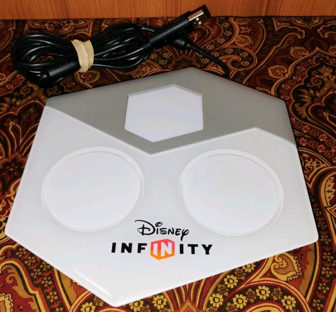 Disney Infinity USB Portal Base Pad Xbox 360 Model INF-8032385 Clean Works (C