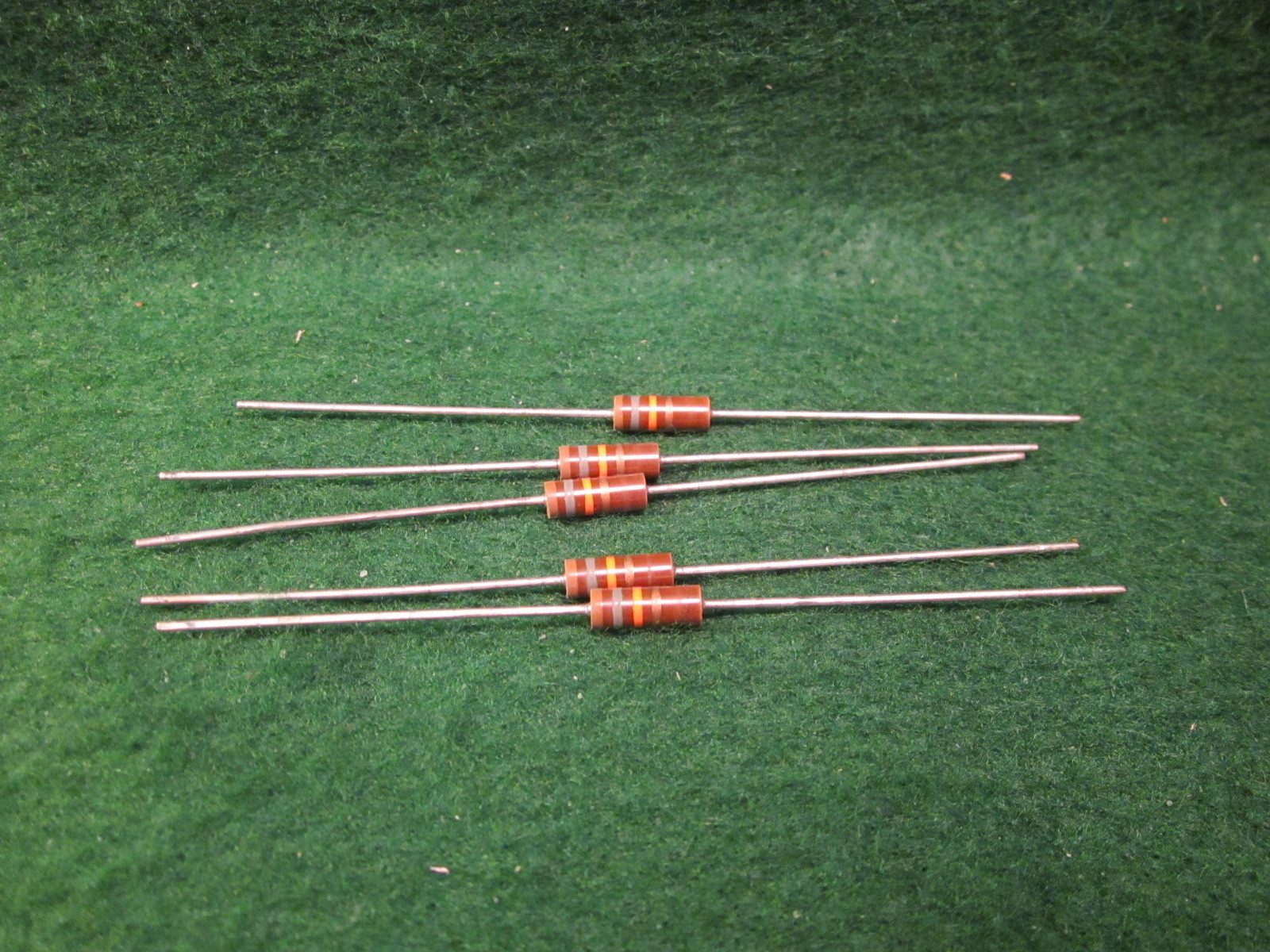 (1) 5 Pack Carbon Comp 18K OHM 1/2 Watt 5% Resistors NOS