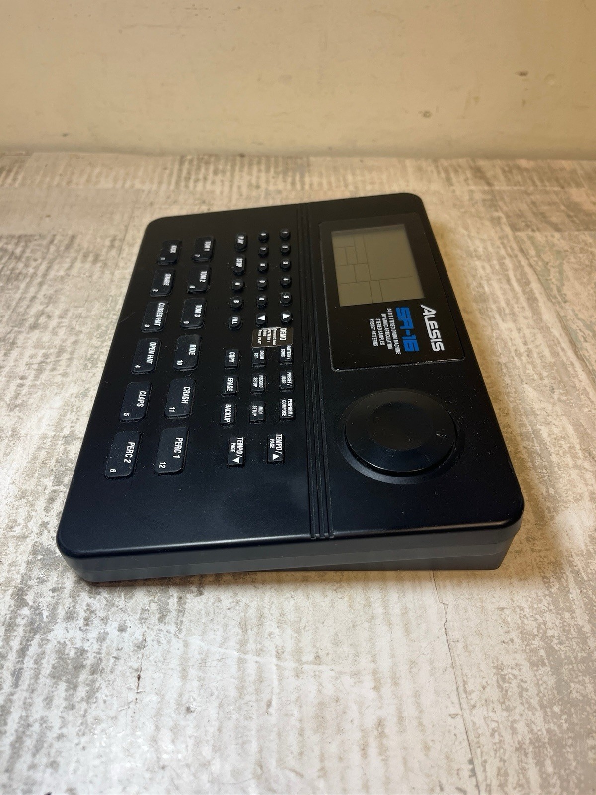 Alesis SR-16 Digital Drum Machine 24 Bit Fully tested - works! no AC adapter