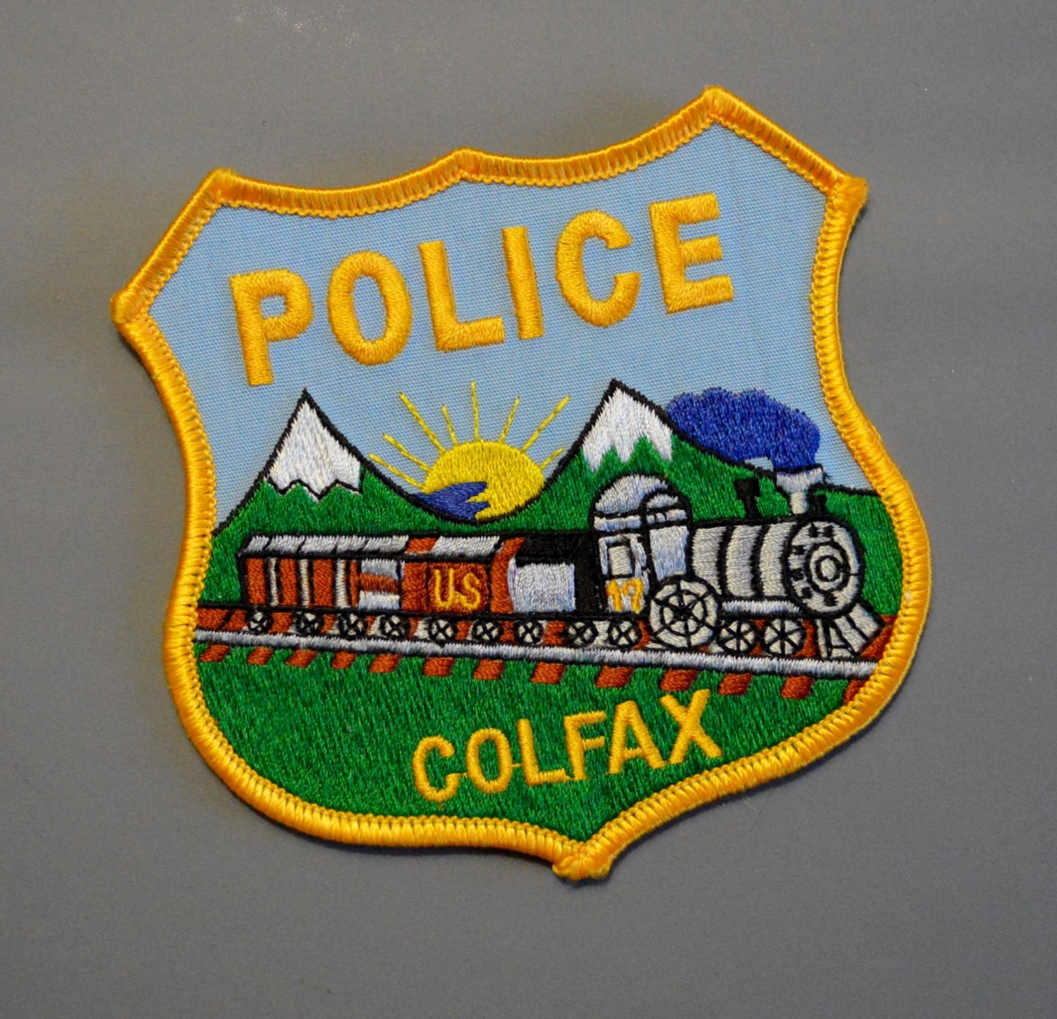 Defunct Colfax California Police Patch ++ Mint Placer County CA