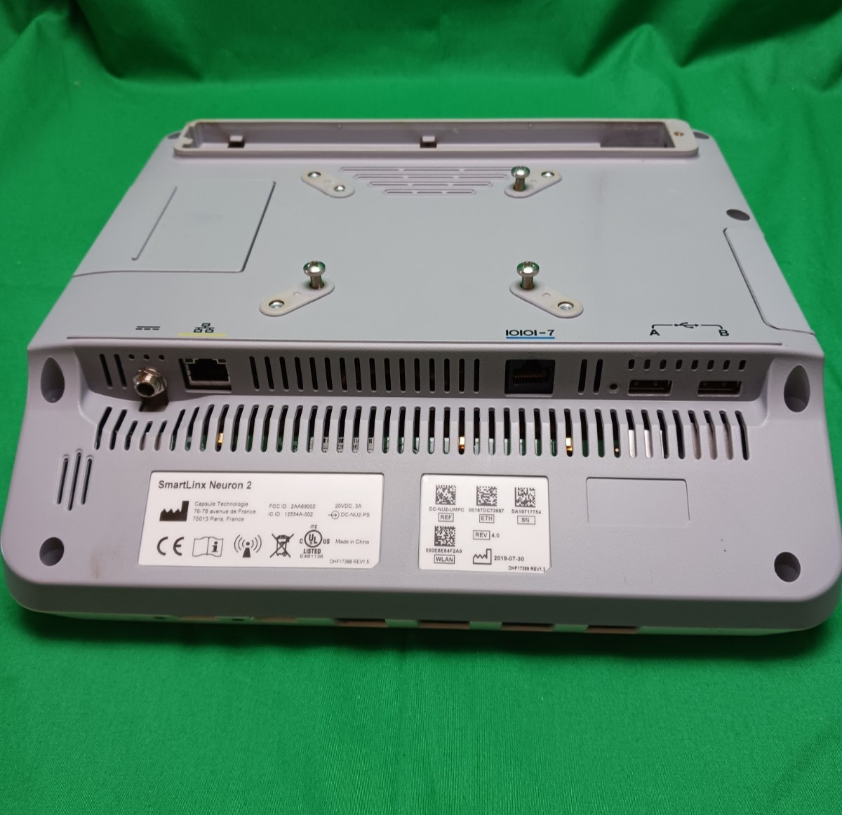Capsule SmartLinx Neuron 2 Cracked Screen Powers On For Parts