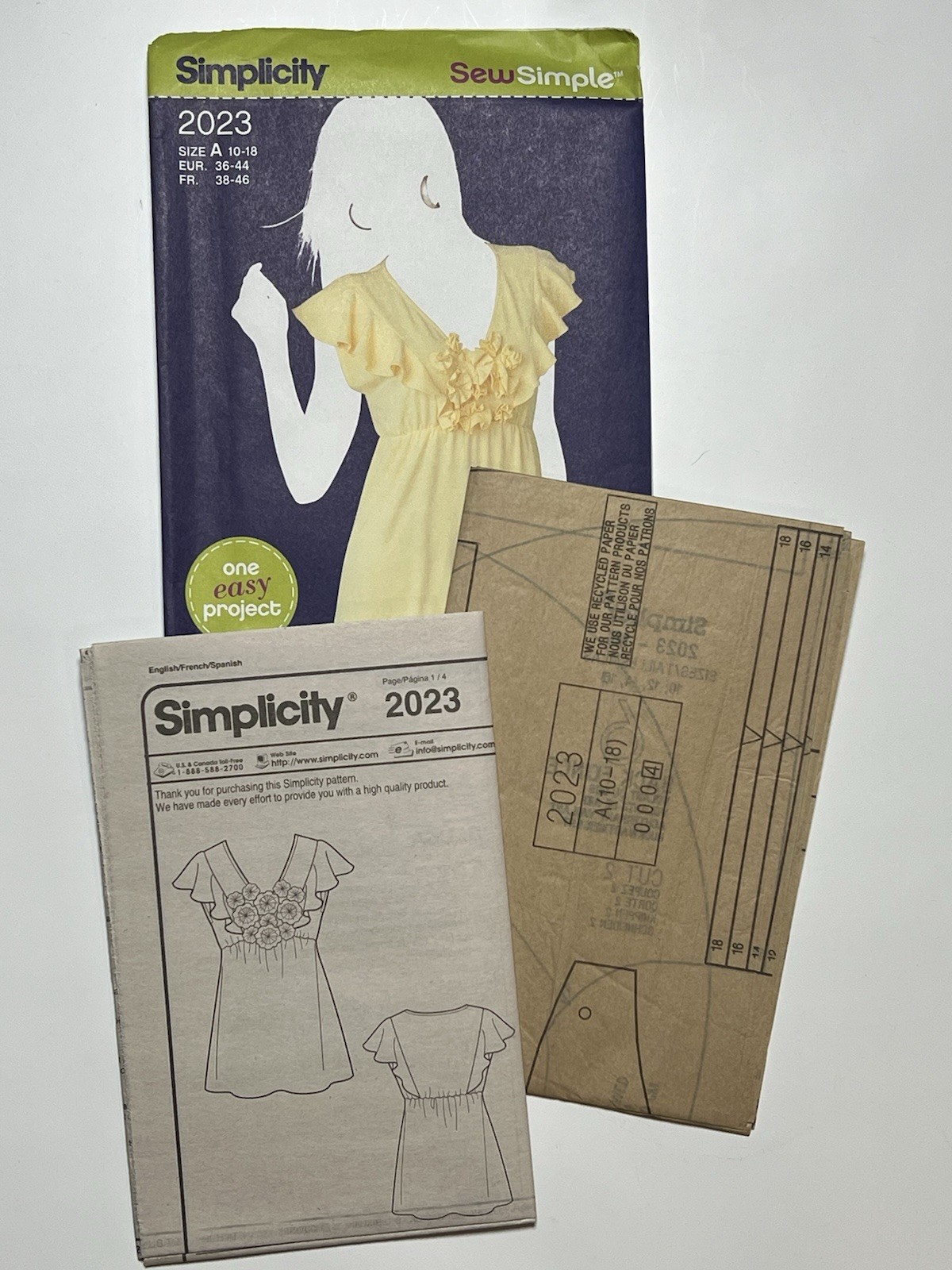 SIMPLICITY 2023 MISSES 10-18 TOP Pullover Sew Simple EASY PATTERN NEW UNCUT
