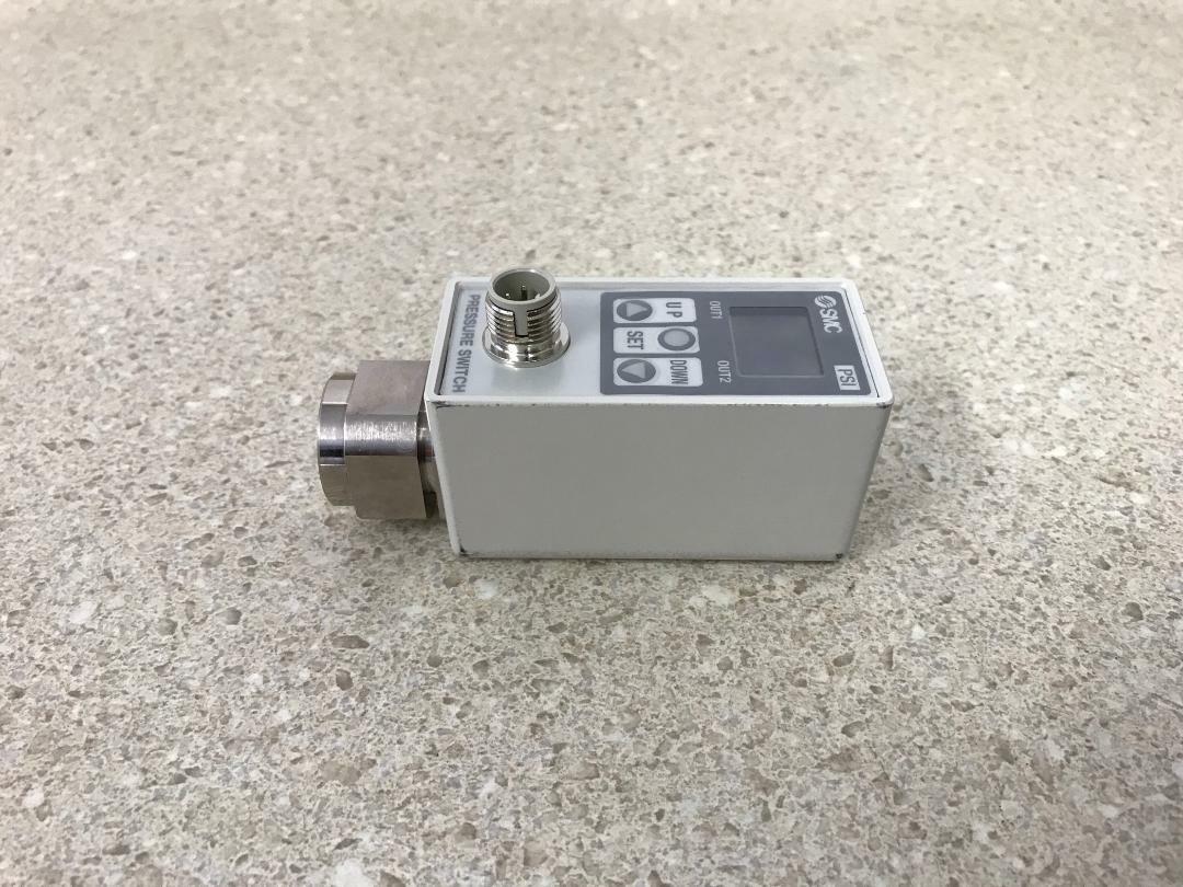 SMC ISE70-02-67-P Pressure Switch NEW