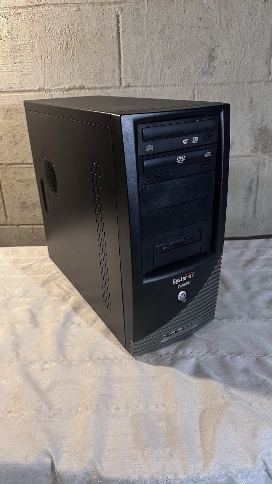 Retro Gaming PC Systemax Venture Pentium 4 1GB RAM Intel Windows XP Working