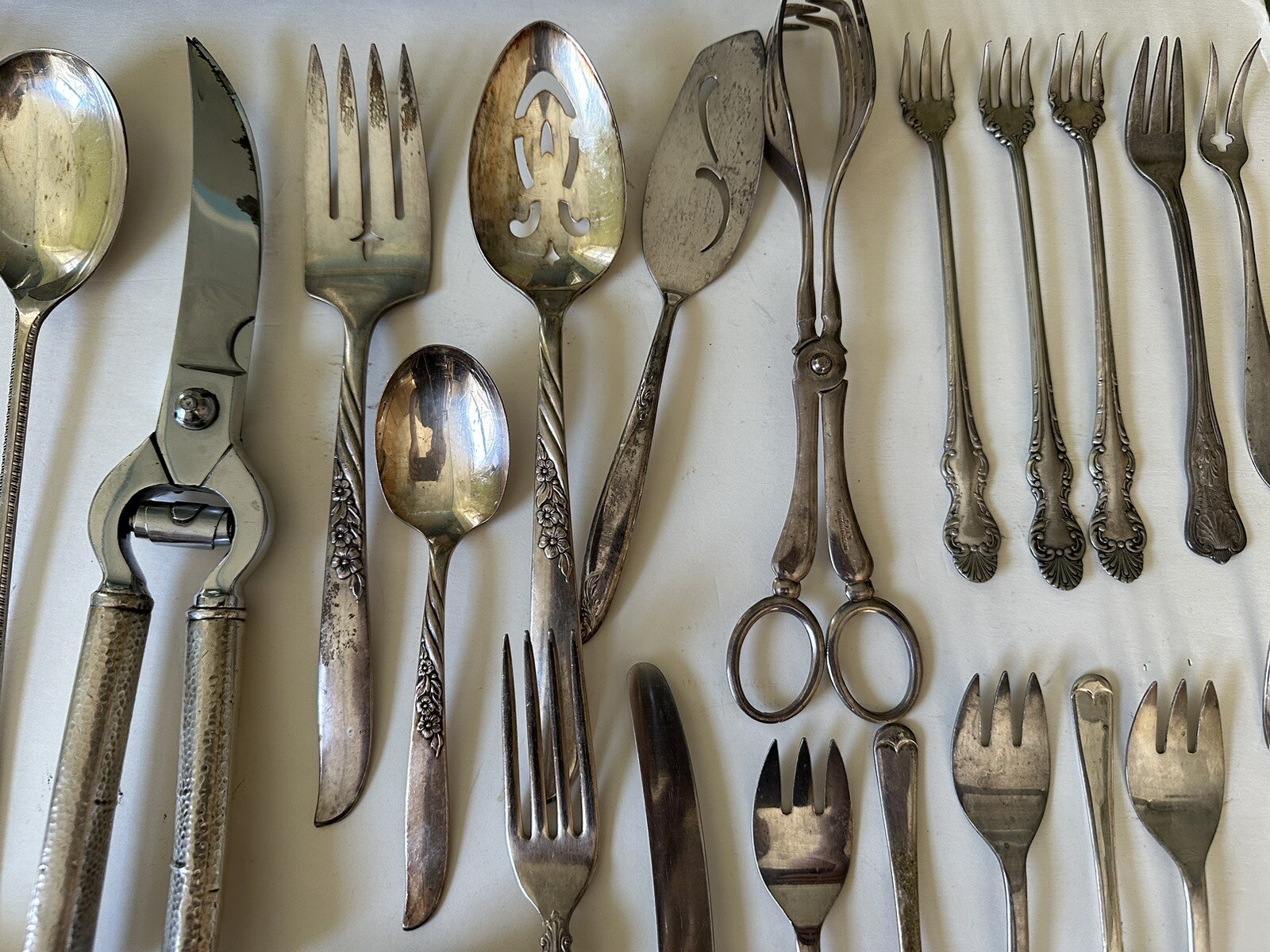 59 pc LOT ASSORTED SILVERPLATE SERVING FLATWARE 1940'S-1980'S STAINLESS