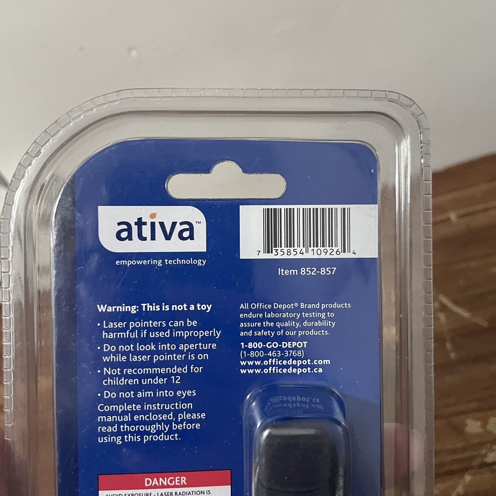 Remote wireless presenter Ativa / batteries included..item 852-857